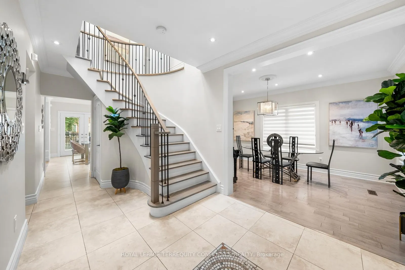 Photo 12 of 635 St Germain Avenue, Toronto, Bedford Park-Nortown — HOMEH