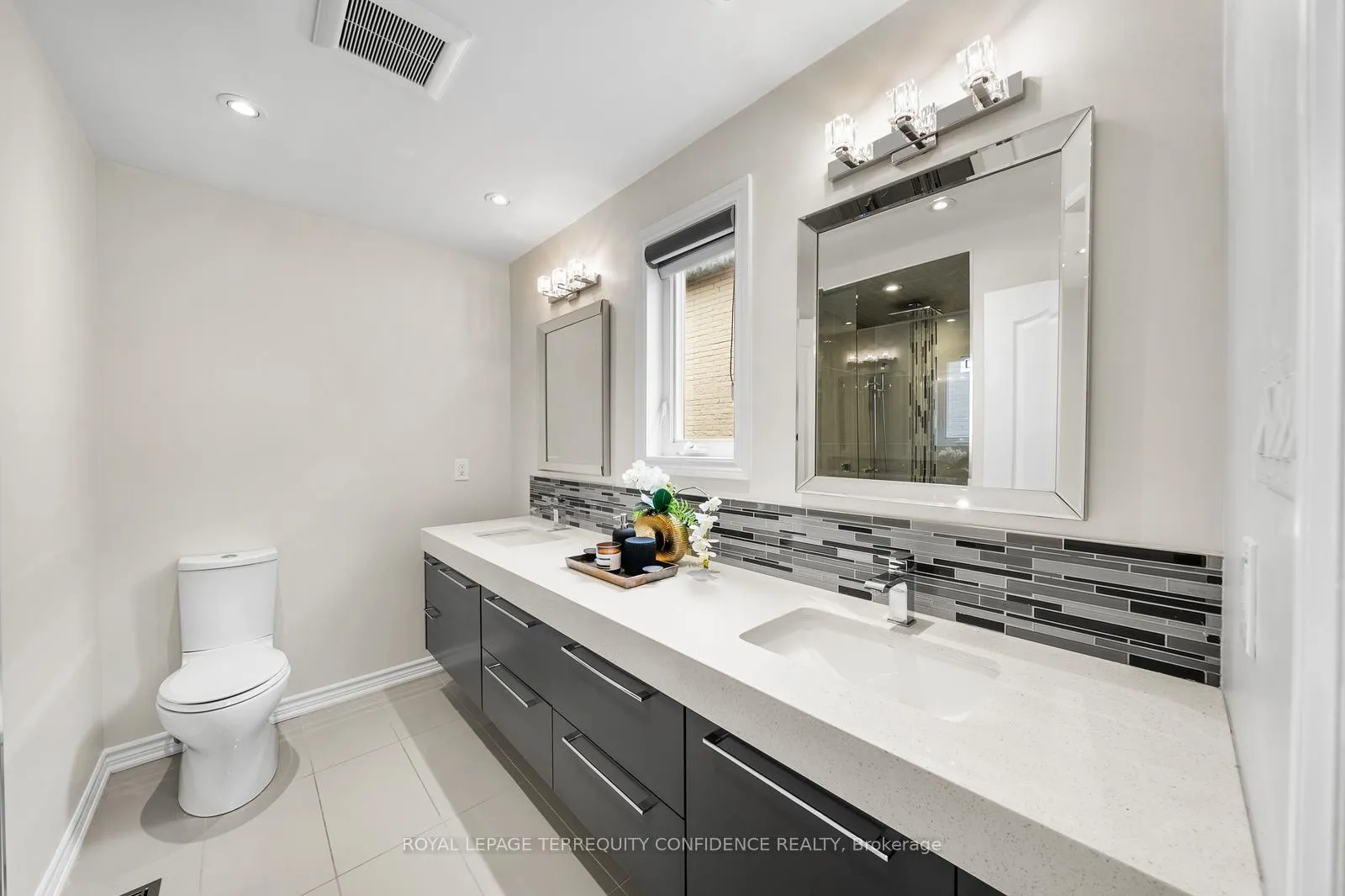 Photo 15 of 635 St Germain Avenue, Toronto, Bedford Park-Nortown — HOMEH