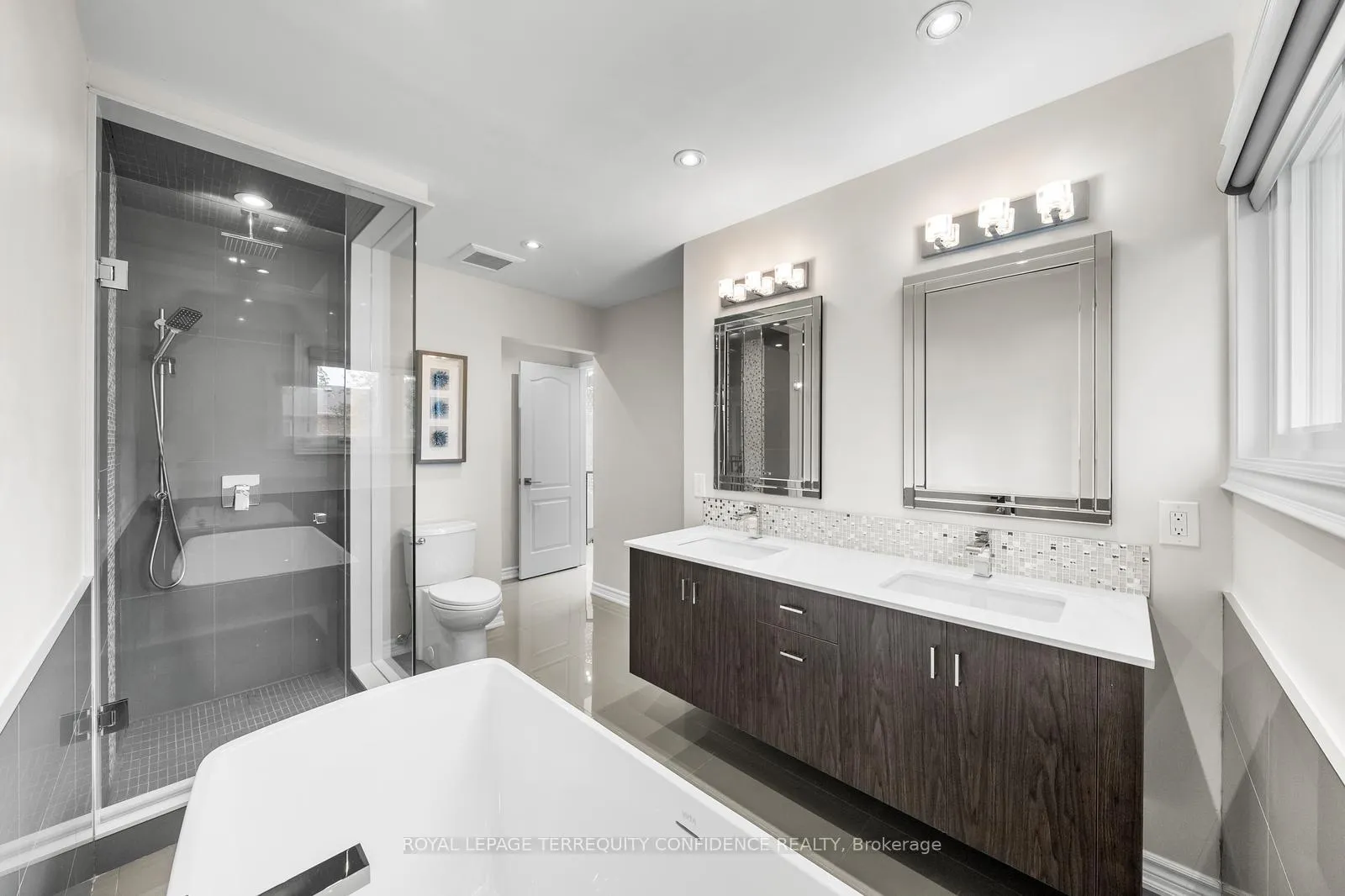 Photo 18 of 635 St Germain Avenue, Toronto, Bedford Park-Nortown — HOMEH