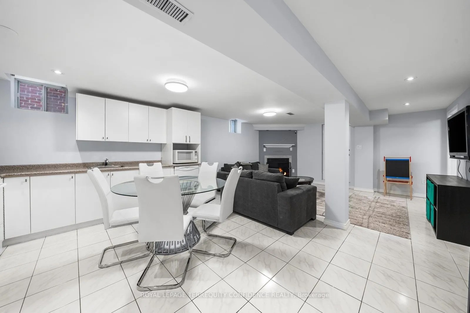Photo 27 of 635 St Germain Avenue, Toronto, Bedford Park-Nortown — HOMEH