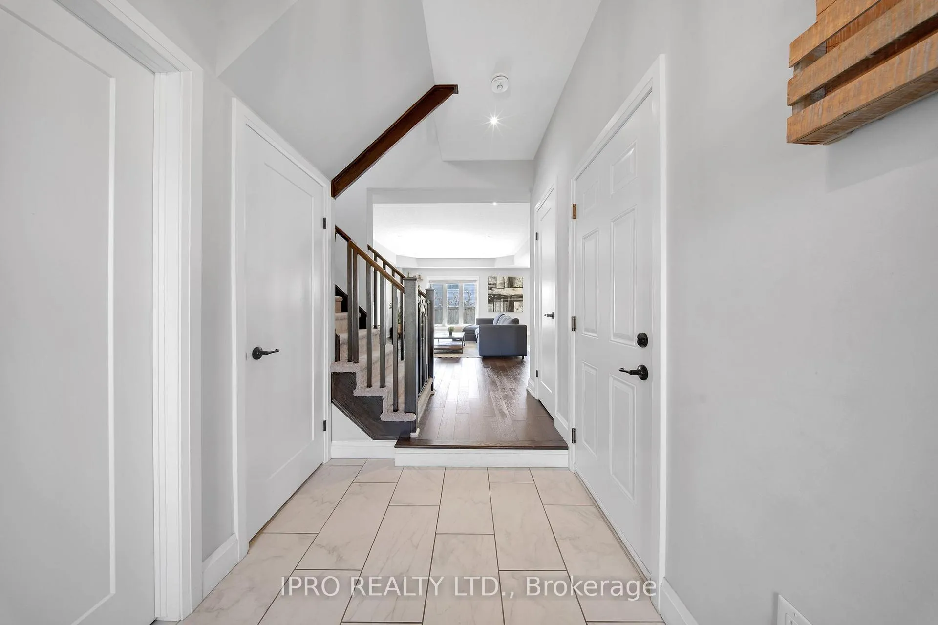 Photo 4 of 22 Lagoon Avenue, Hamilton, Hamilton Beach — HOMEH