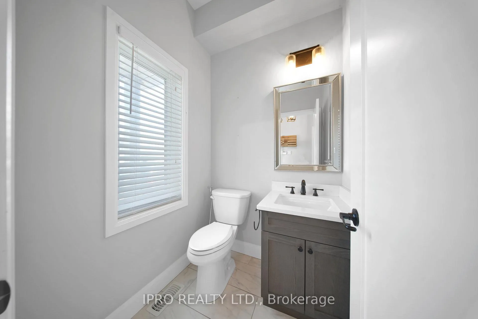 Photo 14 of 22 Lagoon Avenue, Hamilton, Hamilton Beach — HOMEH