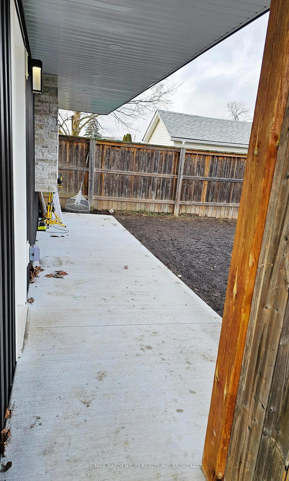 Photo 2 of 5 Cunningham Street, Thorold, Thorold Downtown — HOMEH