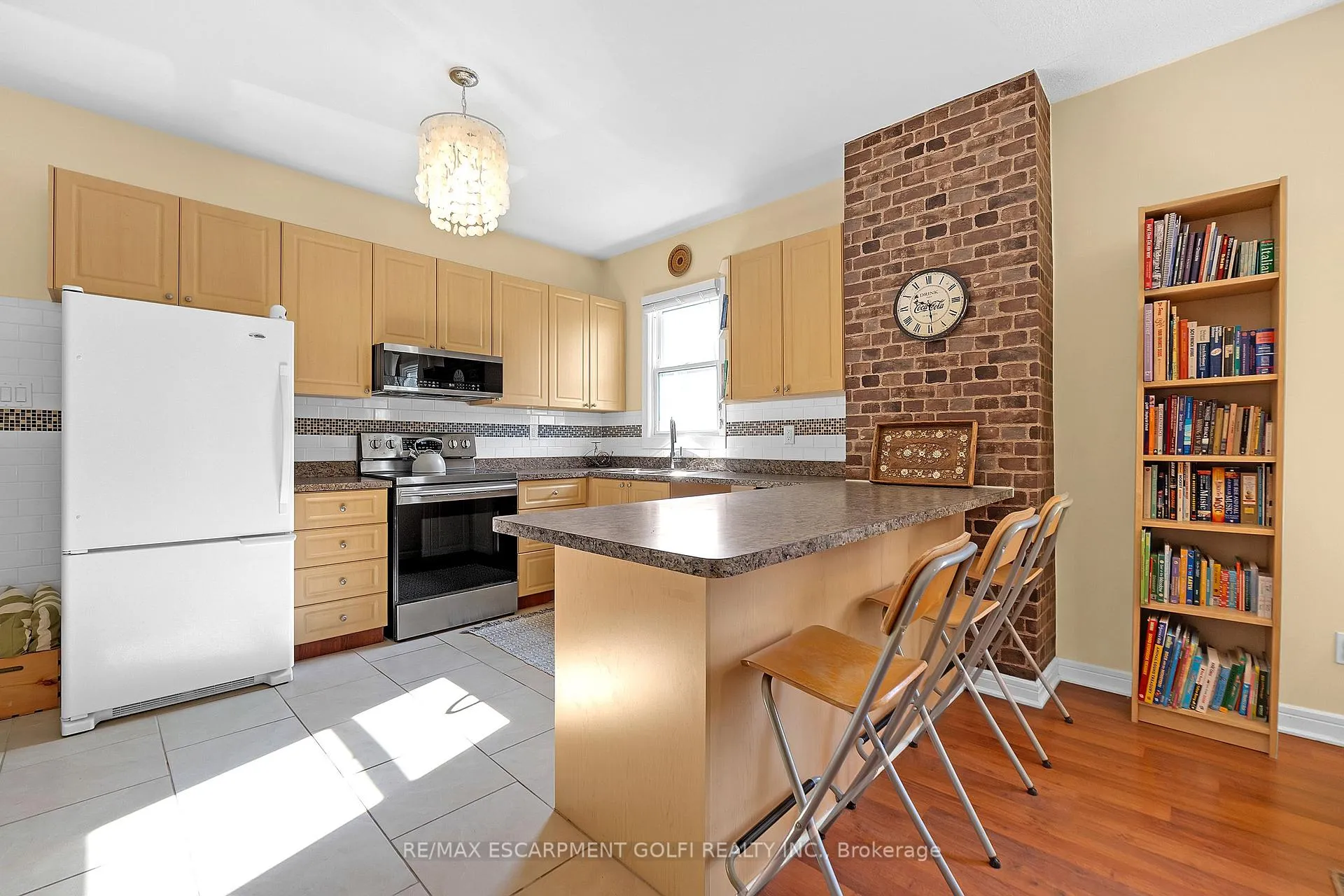 Photo 11 of 477 Cannon Street E, Hamilton, Gibson — HOMEH