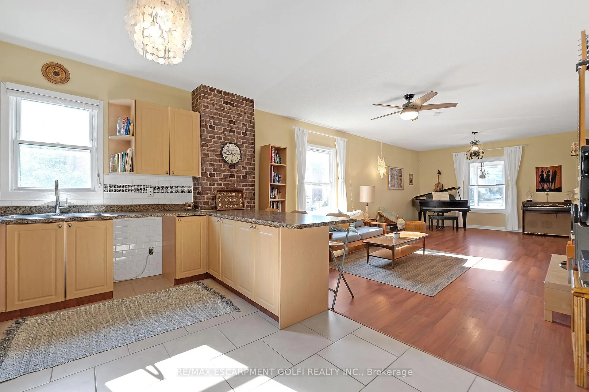 Photo 13 of 477 Cannon Street E, Hamilton, Gibson — HOMEH
