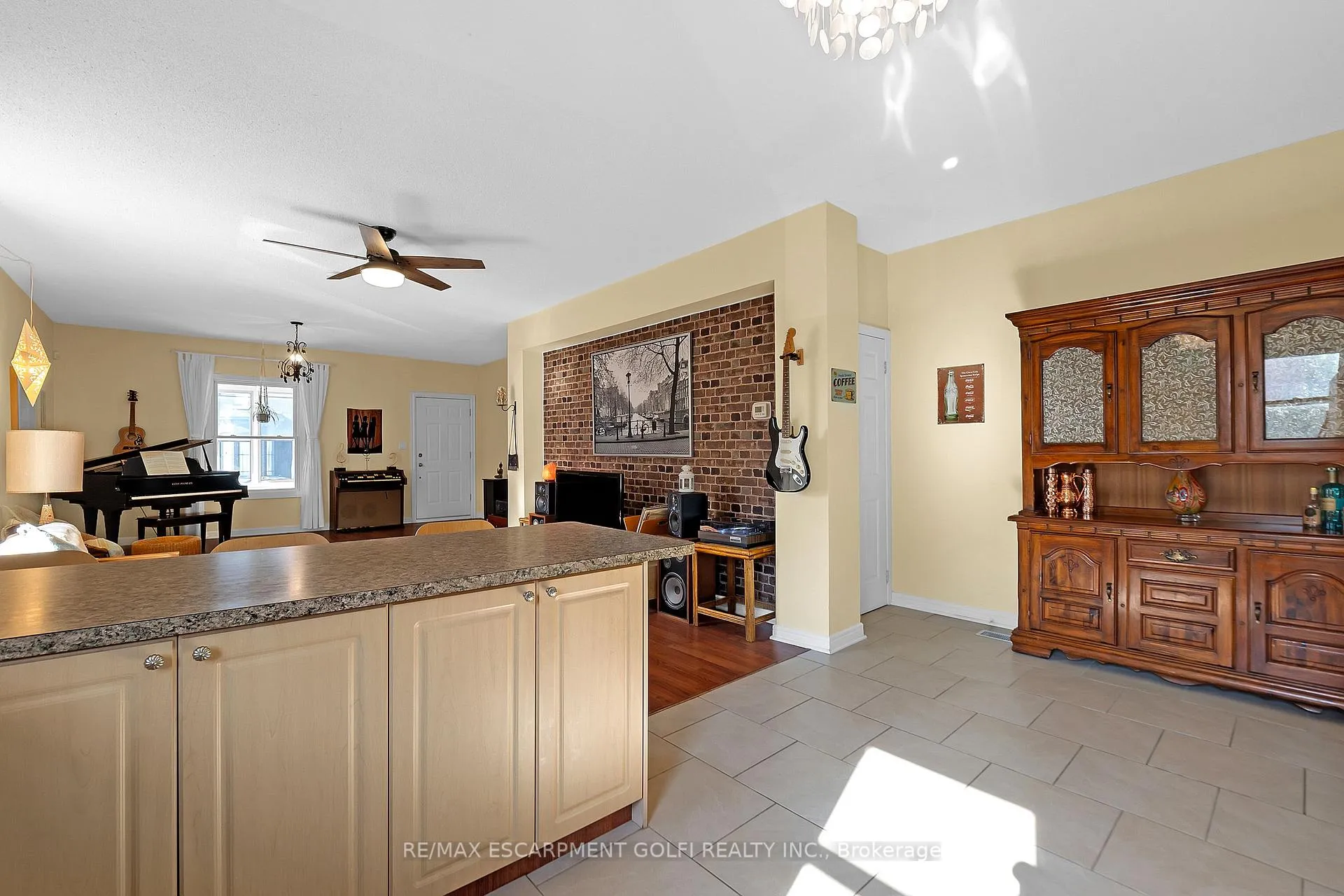 Photo 14 of 477 Cannon Street E, Hamilton, Gibson — HOMEH