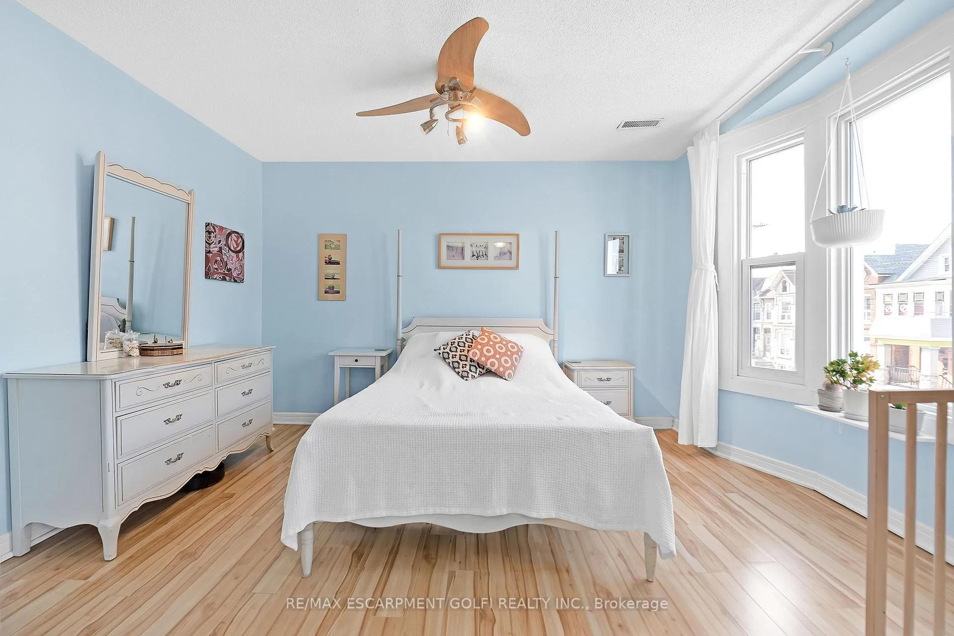 Photo 17 of 477 Cannon Street E, Hamilton, Gibson — HOMEH