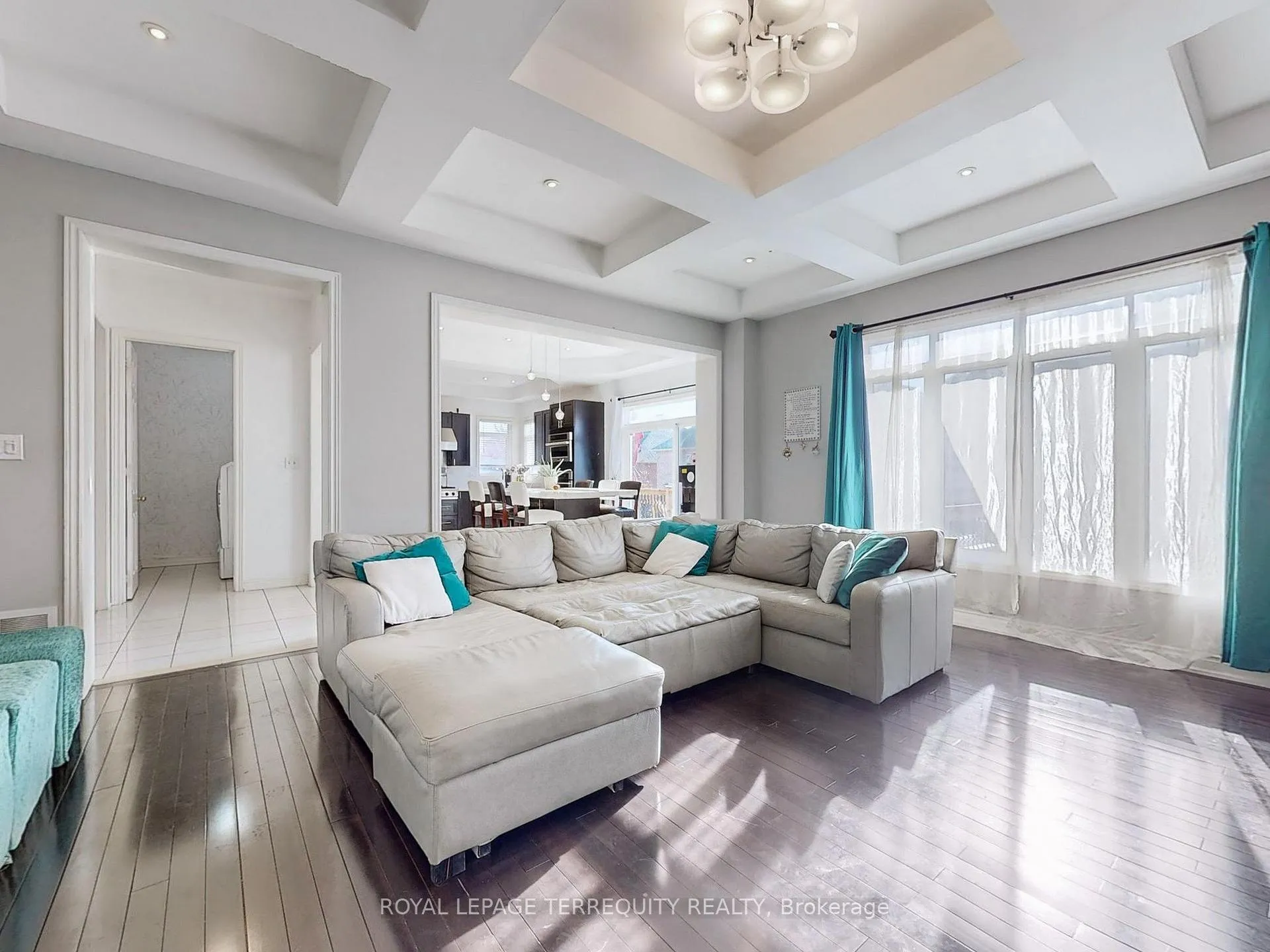 Photo 3 of 7 Bissland Drive, Ajax, Northeast Ajax — HOMEH