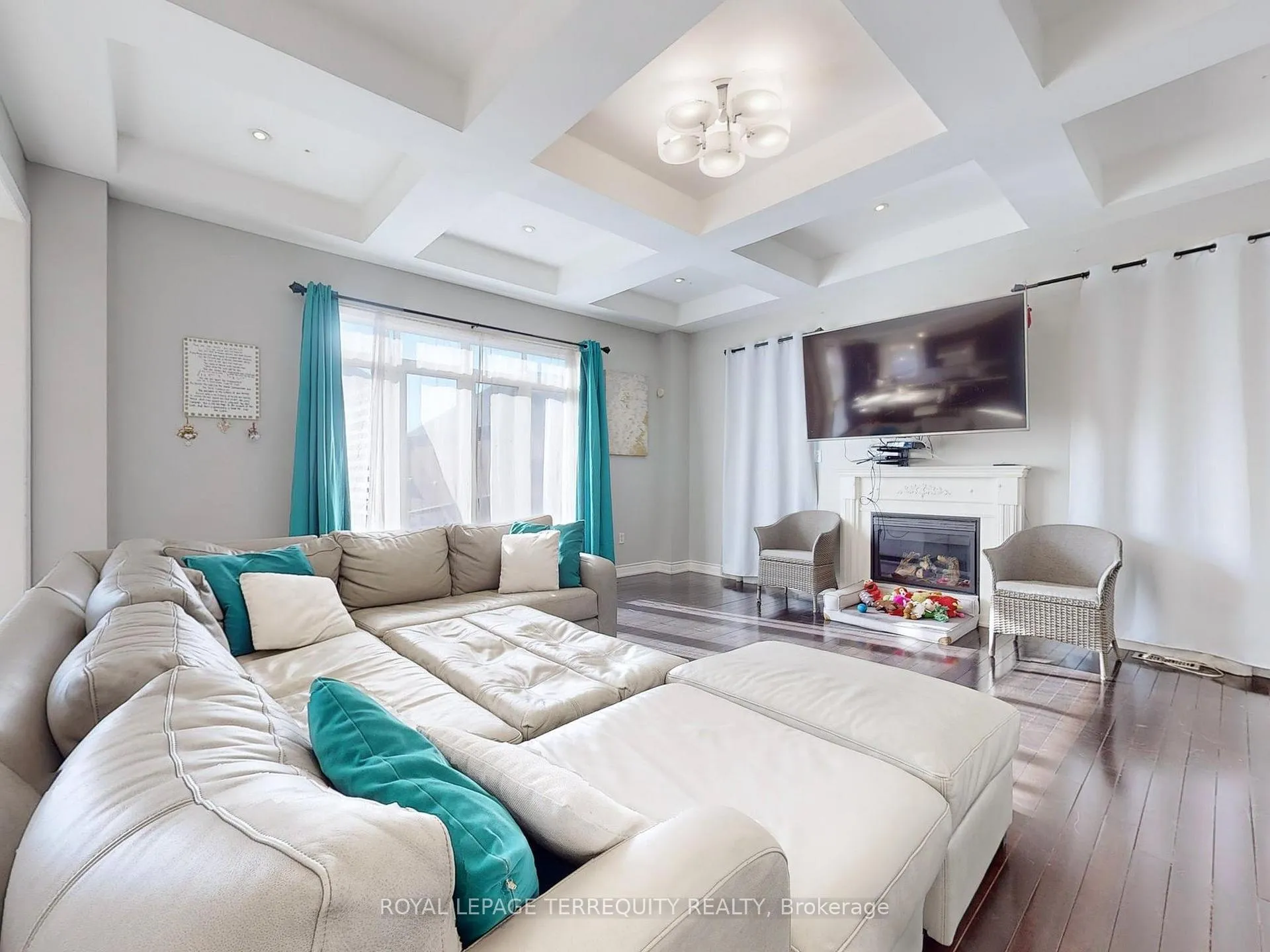 Photo 4 of 7 Bissland Drive, Ajax, Northeast Ajax — HOMEH