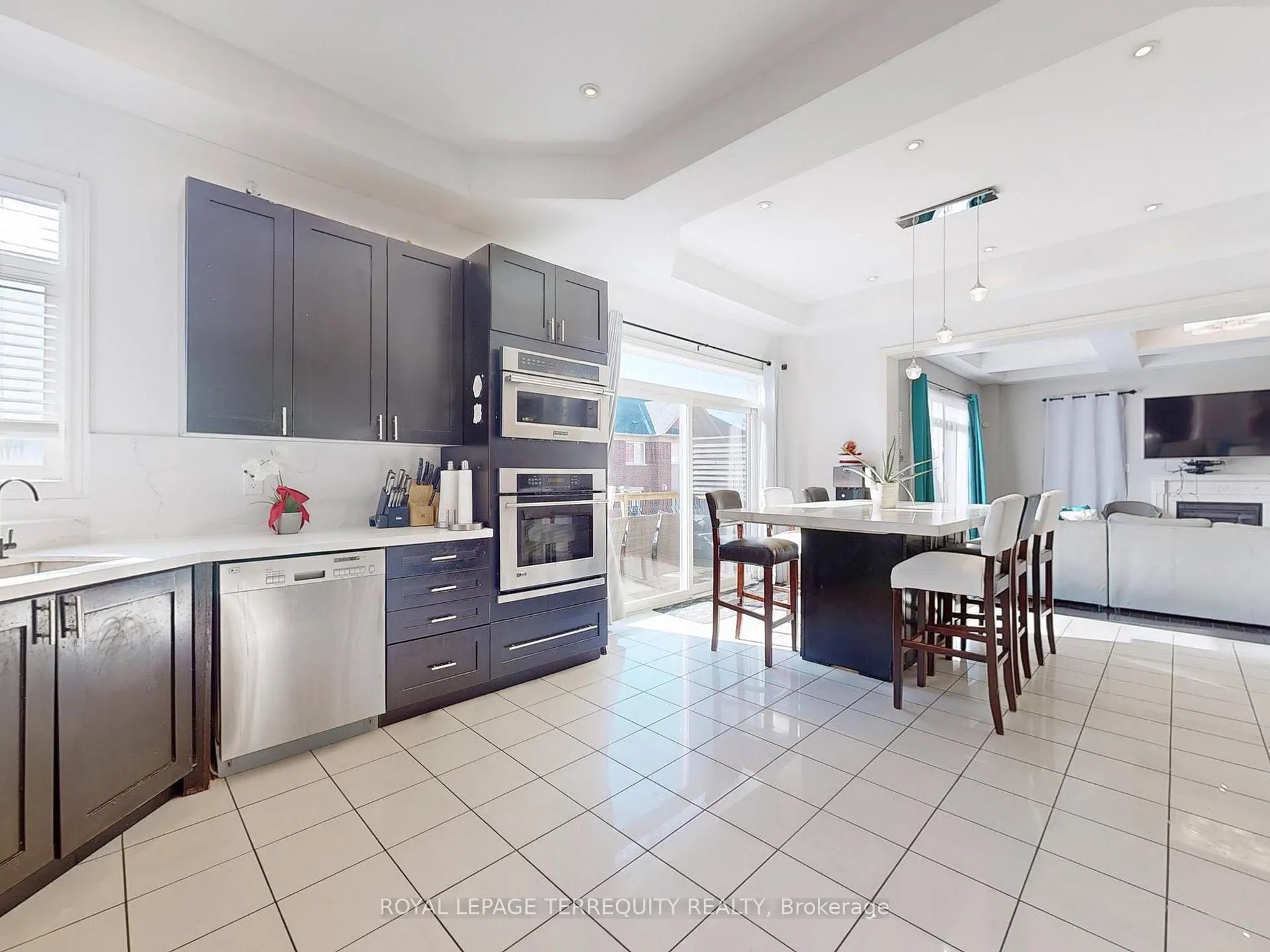 Photo 8 of 7 Bissland Drive, Ajax, Northeast Ajax — HOMEH