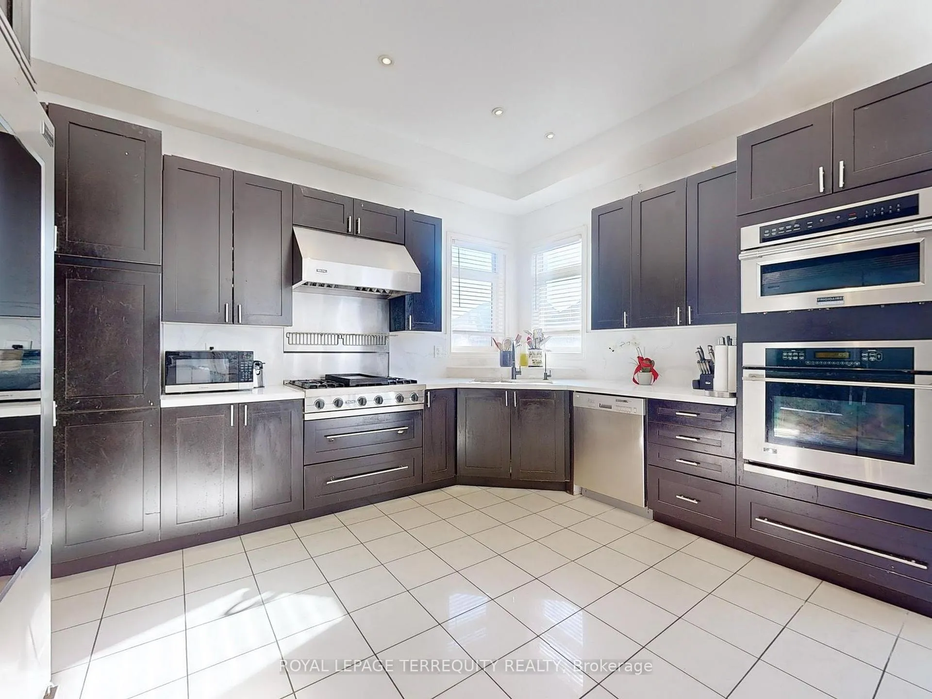 Photo 9 of 7 Bissland Drive, Ajax, Northeast Ajax — HOMEH