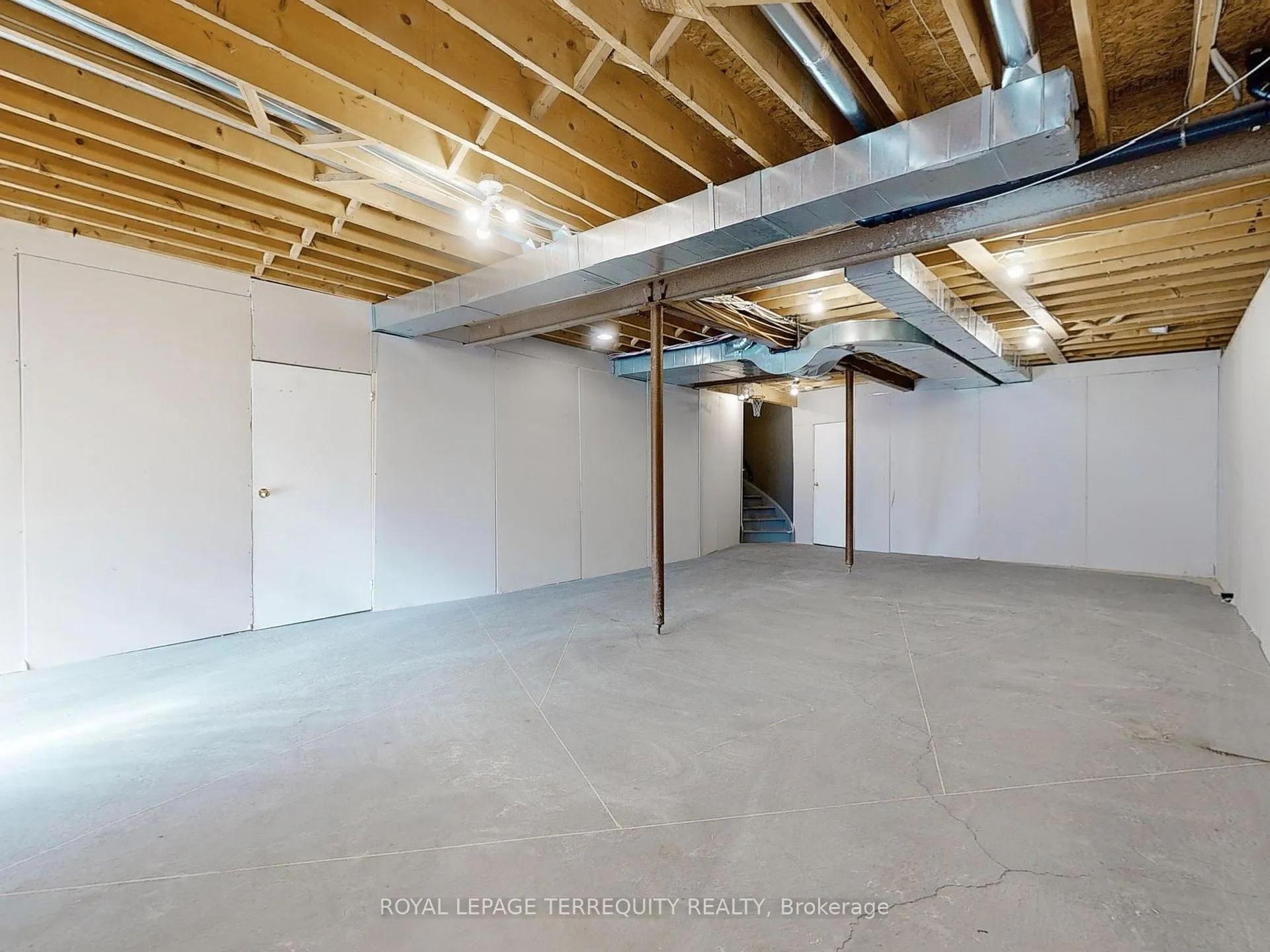Photo 33 of 7 Bissland Drive, Ajax, Northeast Ajax — HOMEH