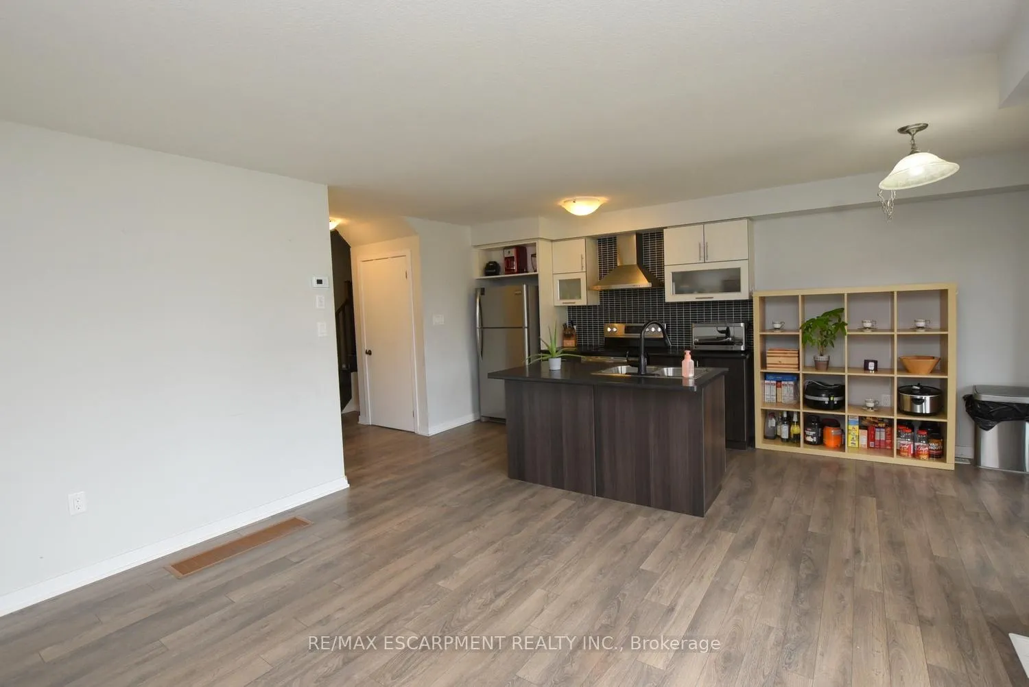 Photo 8 of 50 Sherway Street, Hamilton, Stoney Creek Mountain — HOMEH