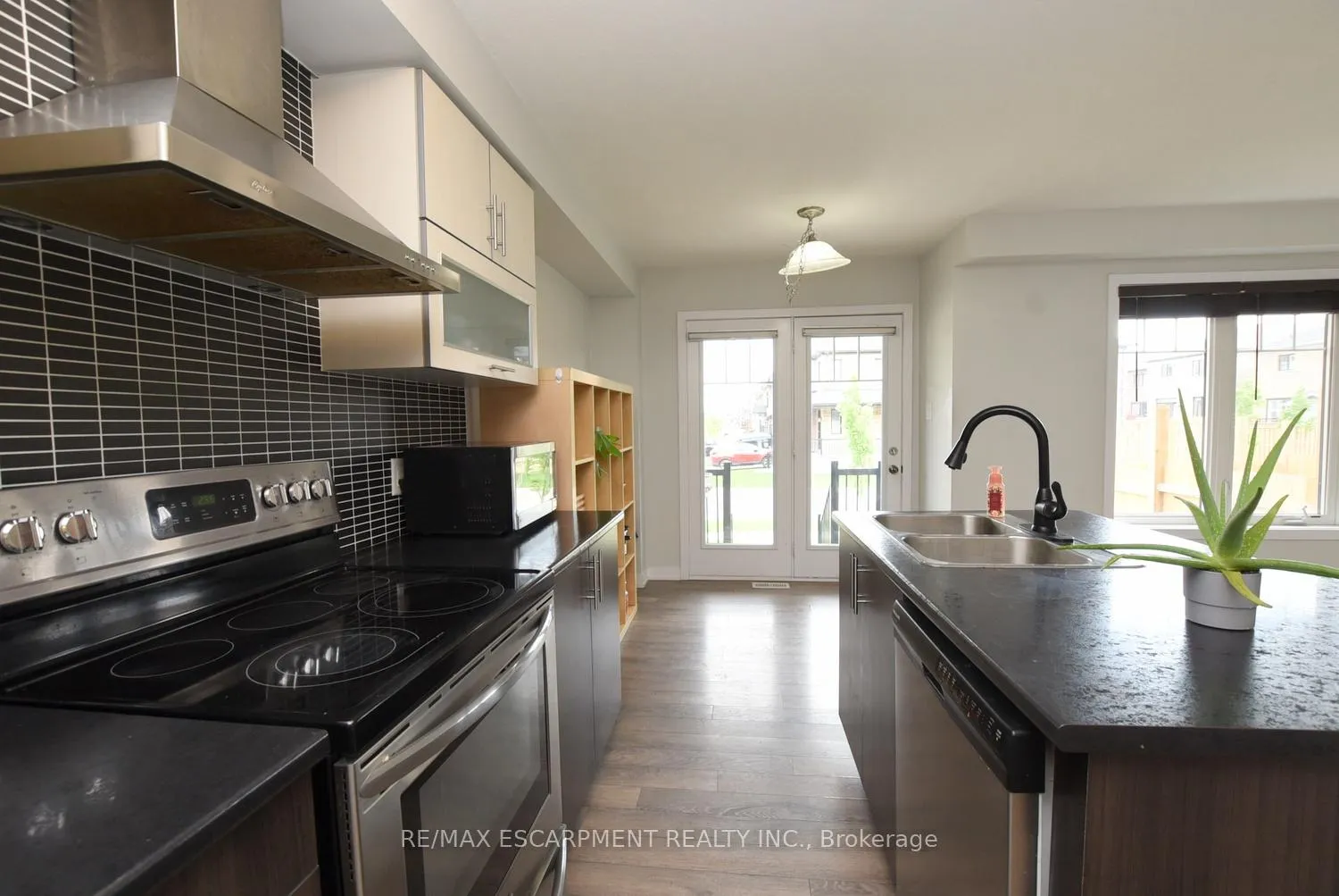 Photo 12 of 50 Sherway Street, Hamilton, Stoney Creek Mountain — HOMEH
