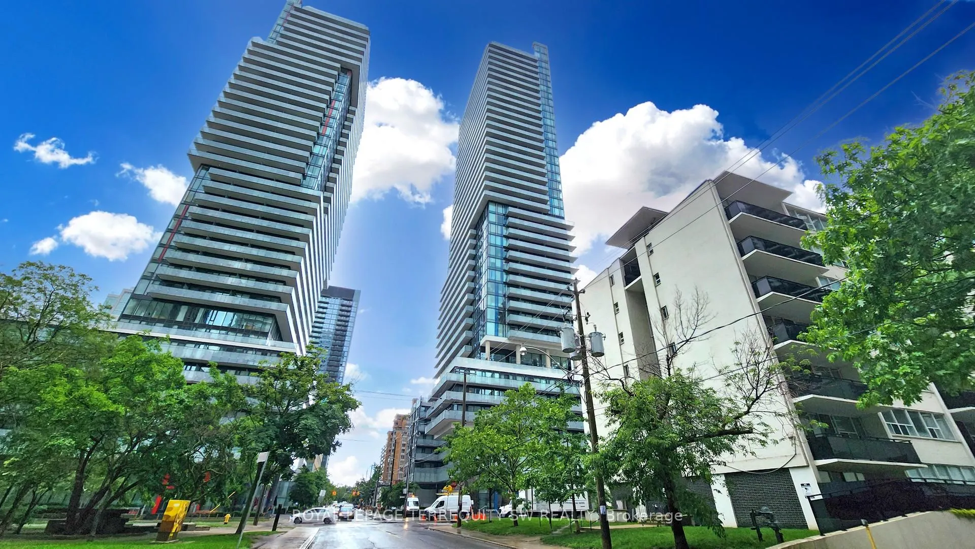 Photo 1 of Unit 2201, 161 Roehampton Avenue, Toronto, Mount Pleasant West — HOMEH