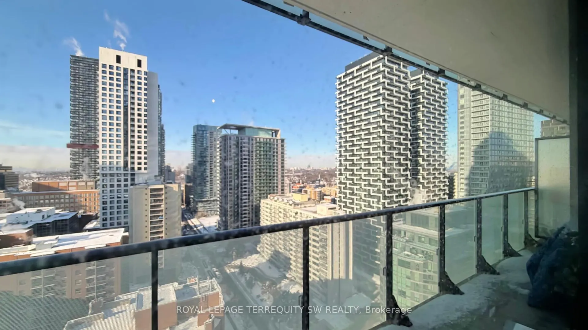 Photo 8 of Unit 2201, 161 Roehampton Avenue, Toronto, Mount Pleasant West — HOMEH