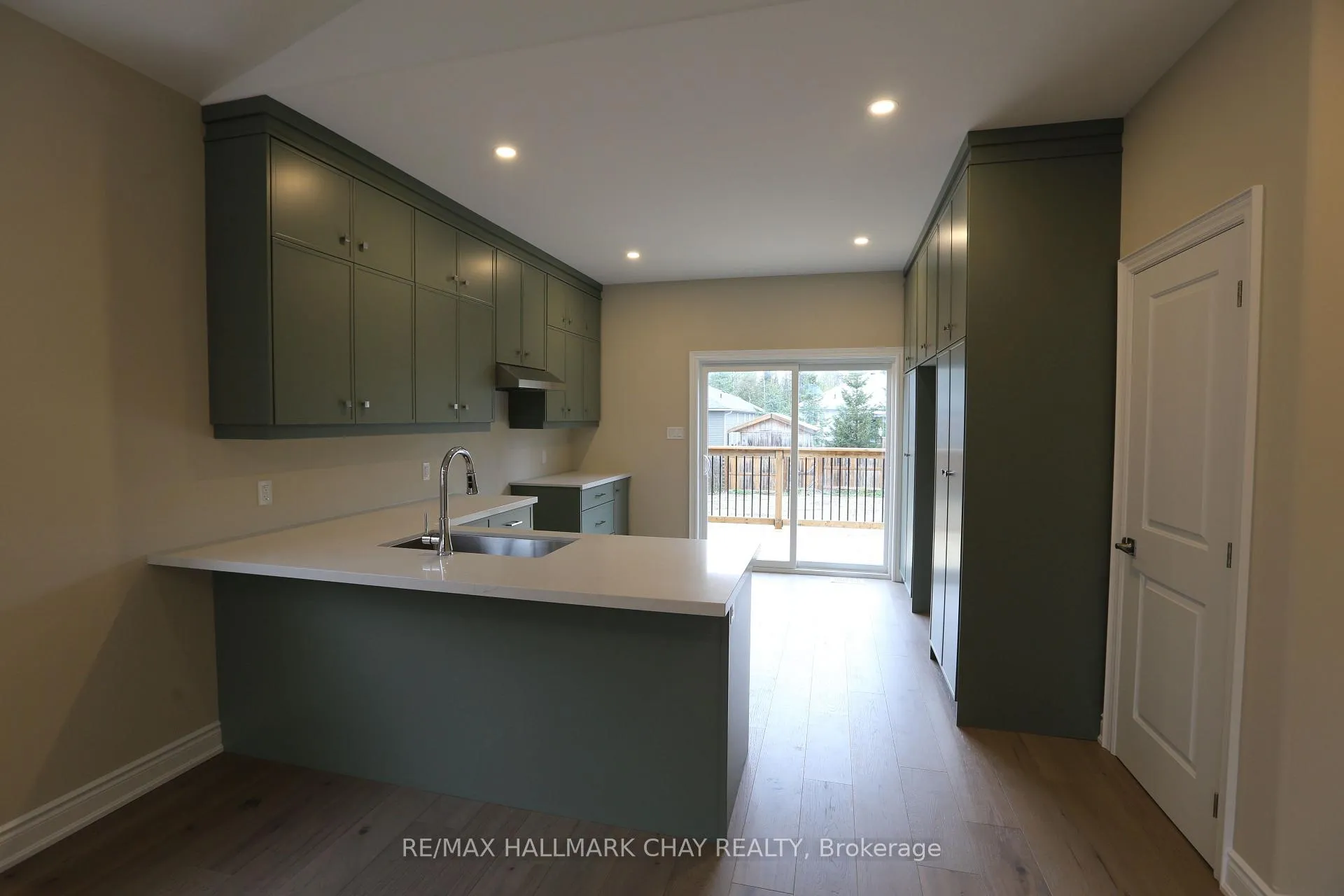 Photo 3 of 292 Robinson Road, Wasaga Beach — HOMEH