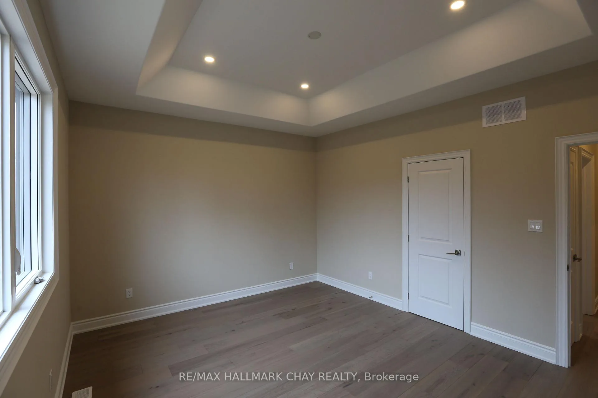 Photo 10 of 292 Robinson Road, Wasaga Beach — HOMEH