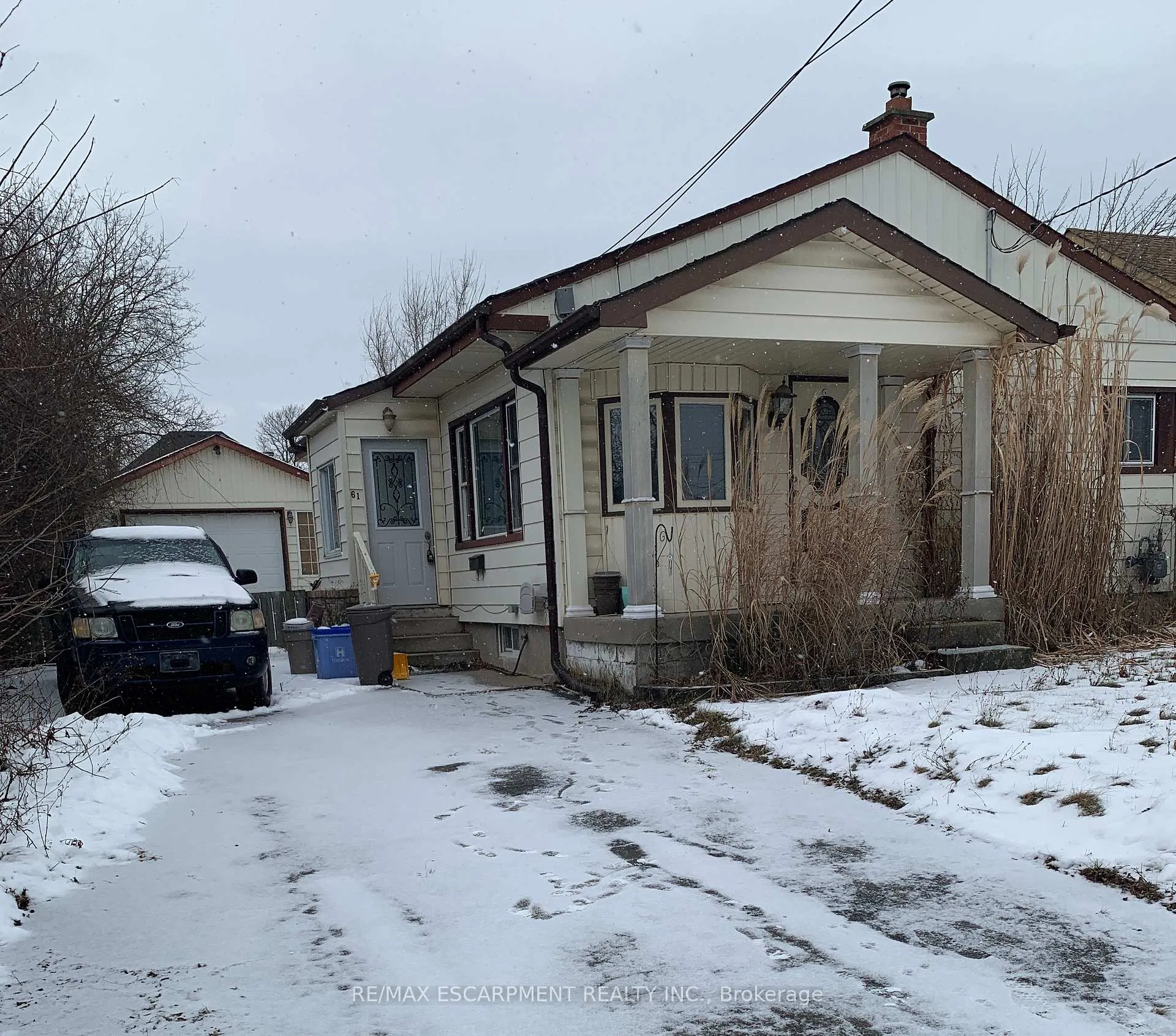 Photo 1 of 61 Chester Road, Hamilton, Stoney Creek — HOMEH