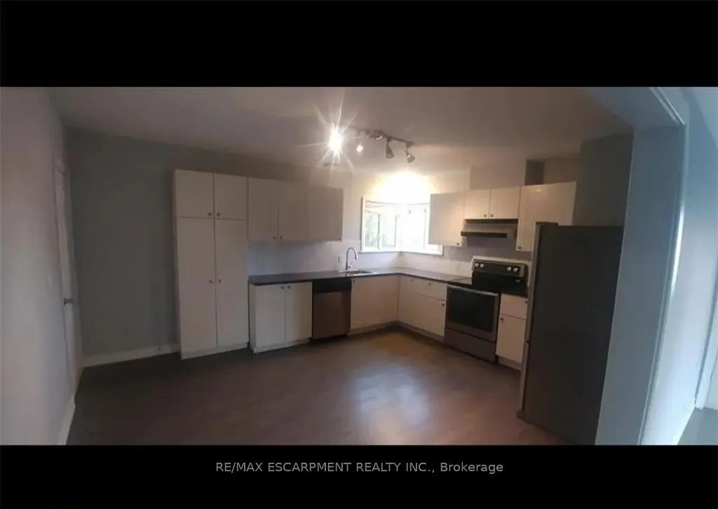 Photo 10 of 61 Chester Road, Hamilton, Stoney Creek — HOMEH