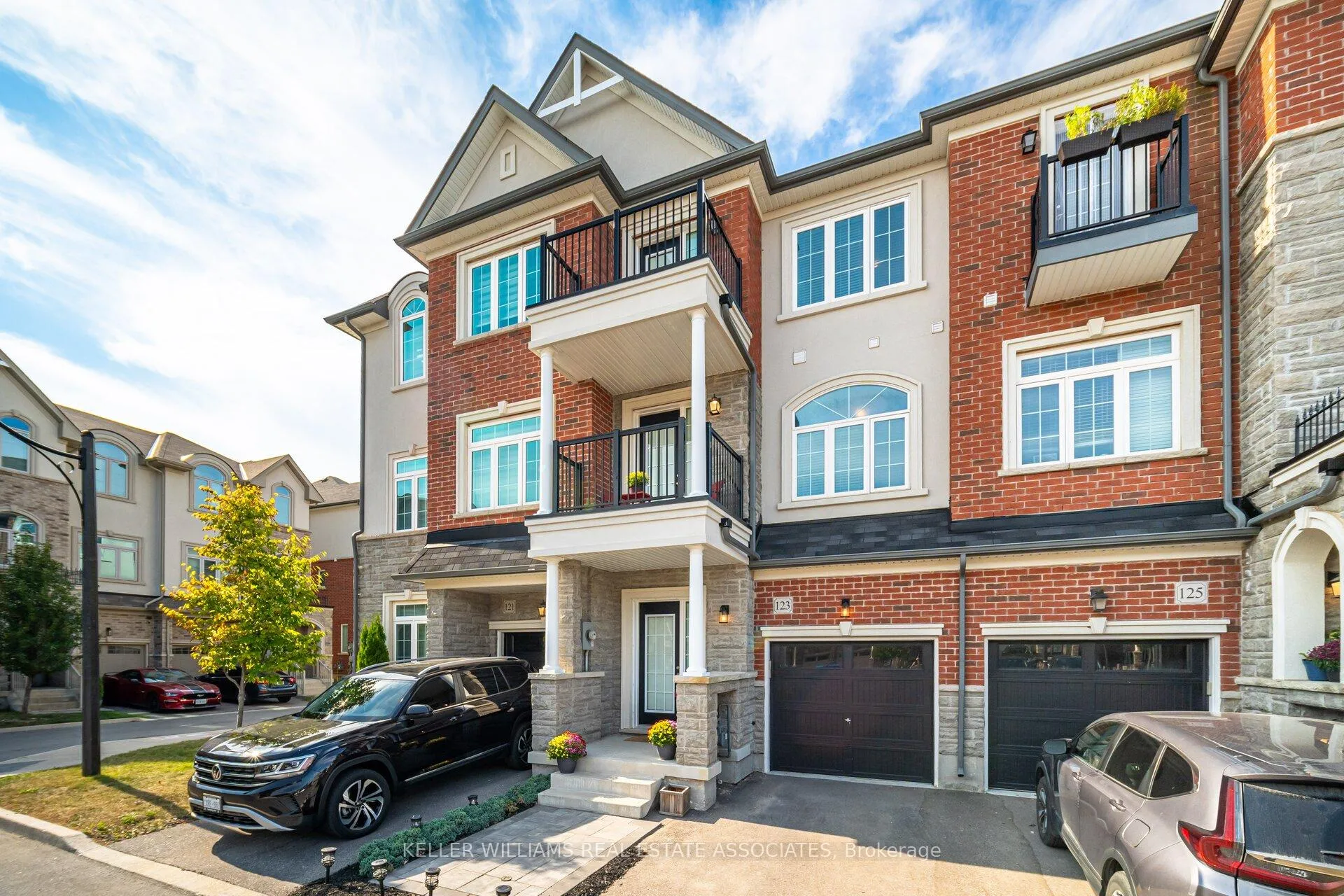 Photo 2 of 123 Borers Creek Circle, Hamilton, Waterdown — HOMEH