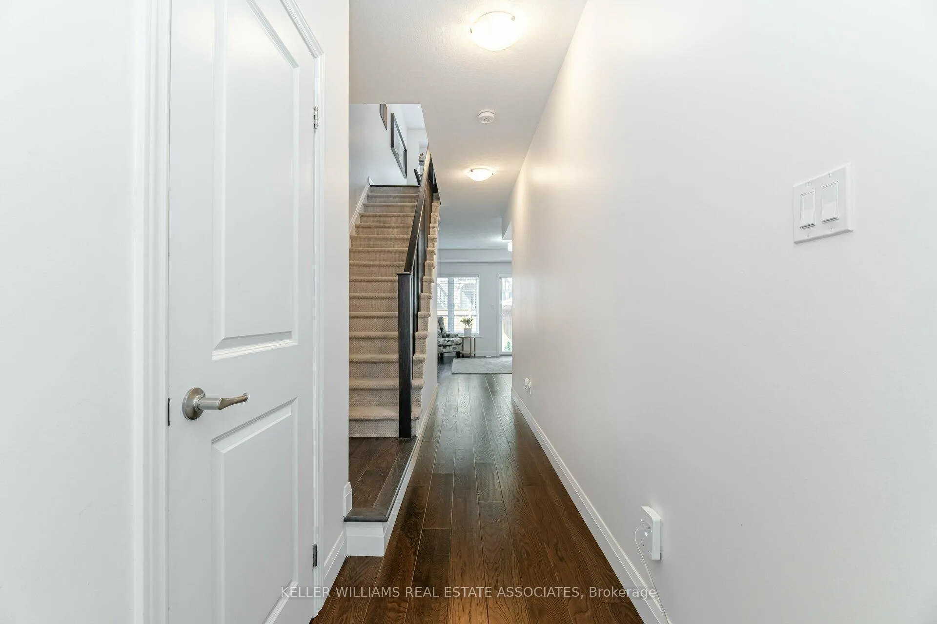 Photo 4 of 123 Borers Creek Circle, Hamilton, Waterdown — HOMEH