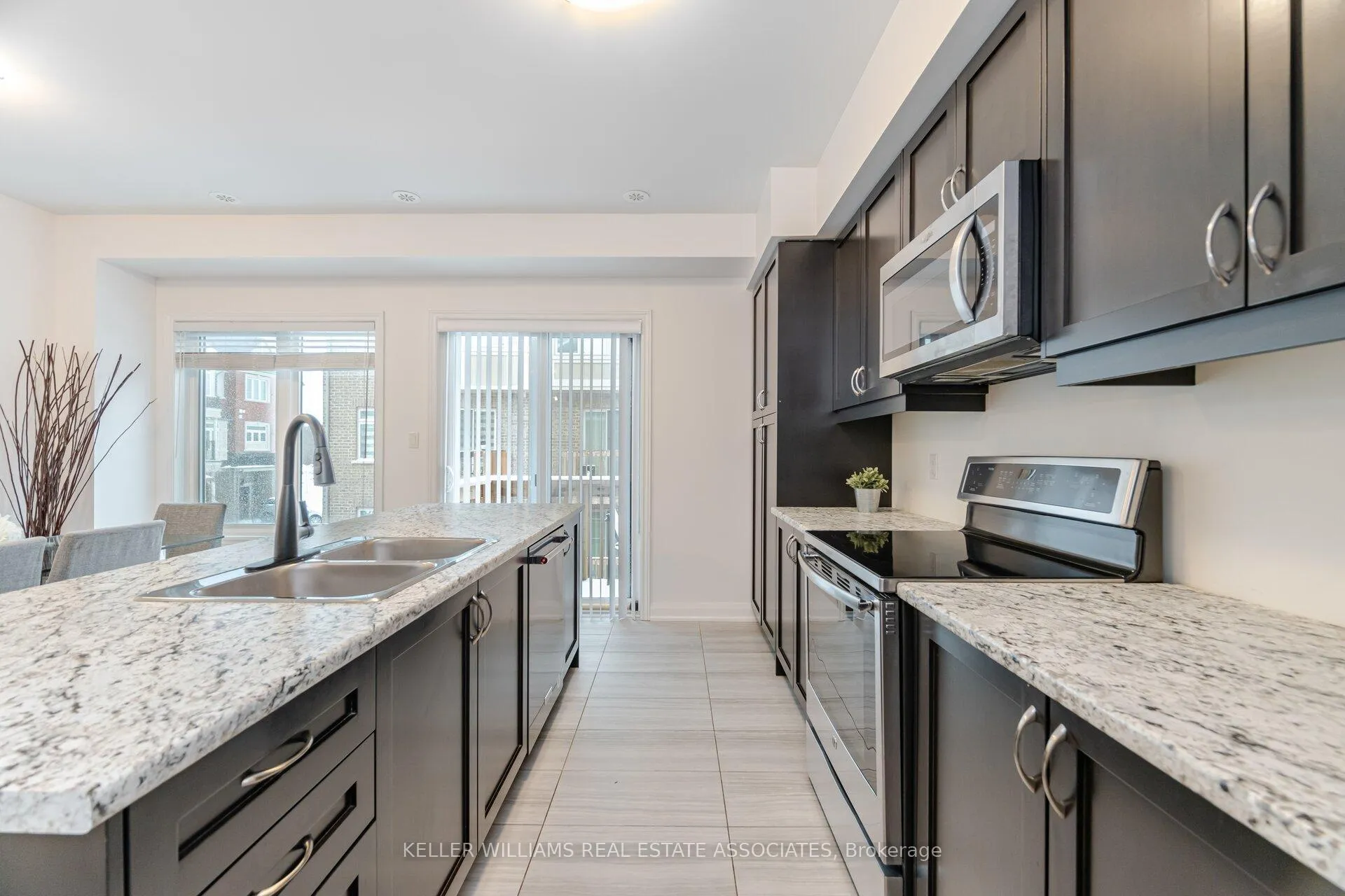 Photo 10 of 123 Borers Creek Circle, Hamilton, Waterdown — HOMEH