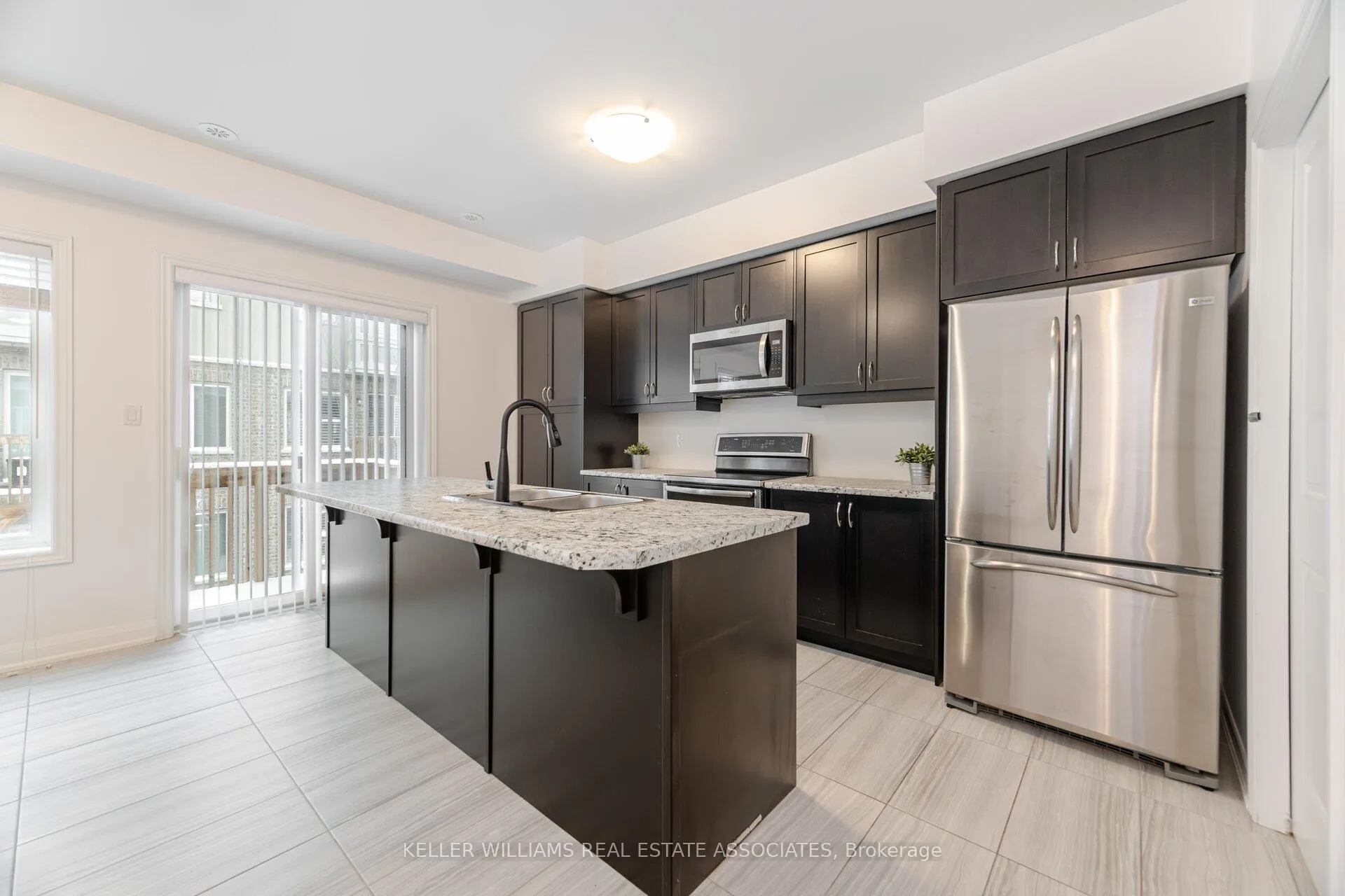Photo 11 of 123 Borers Creek Circle, Hamilton, Waterdown — HOMEH