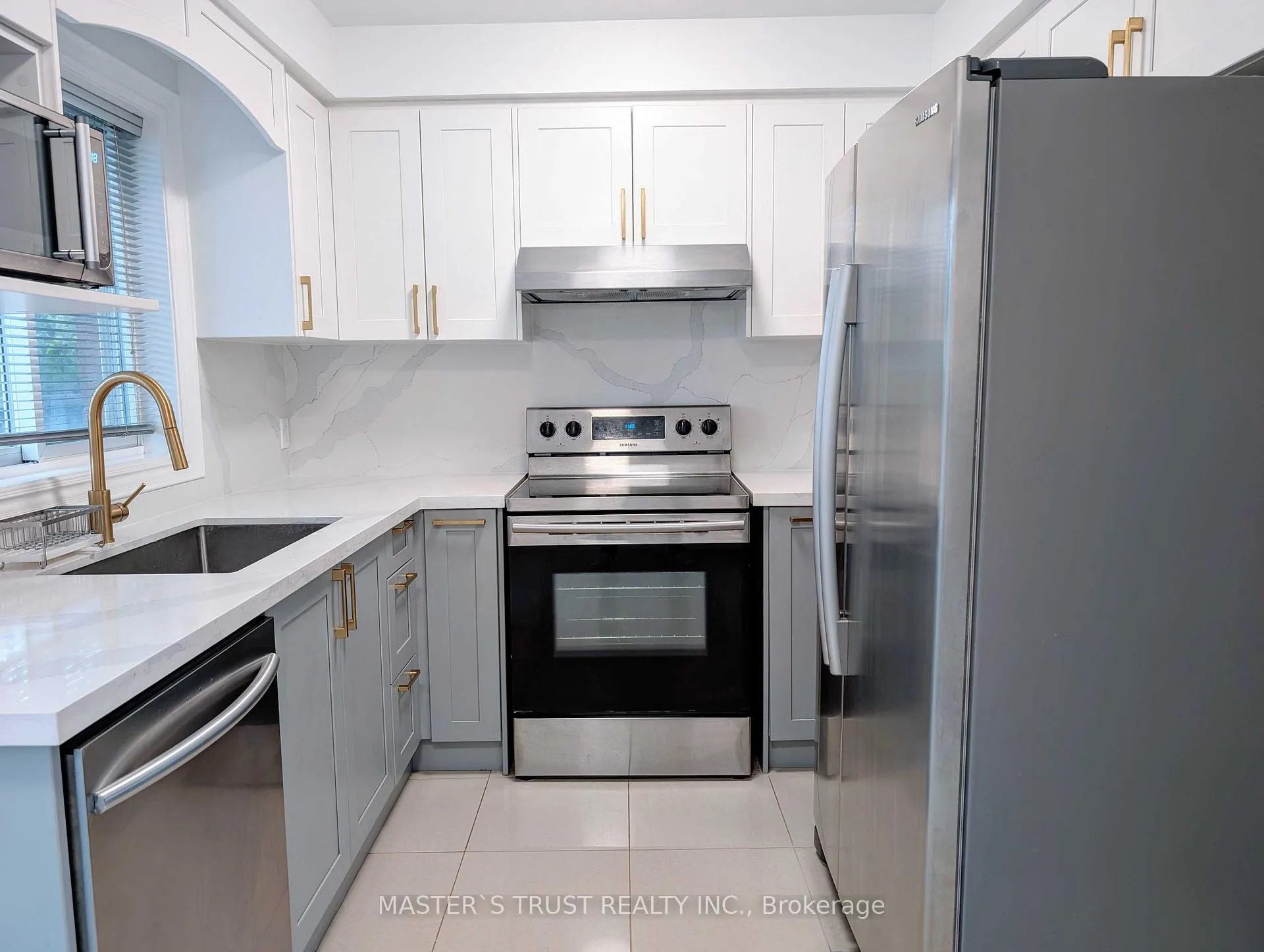 Photo 3 of 23 Bethune Way, Markham, Milliken Mills East — HOMEH