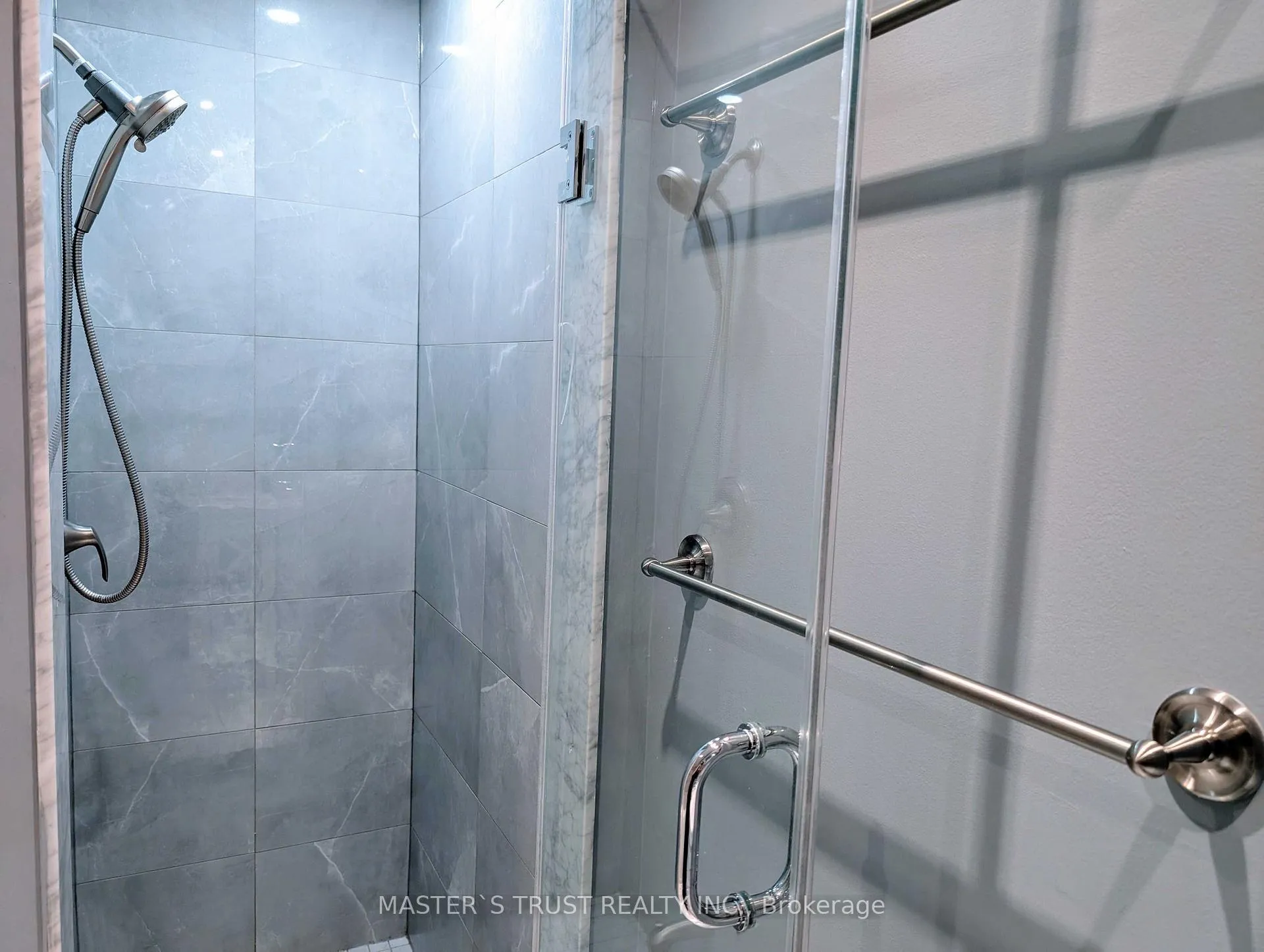 Photo 11 of 23 Bethune Way, Markham, Milliken Mills East — HOMEH