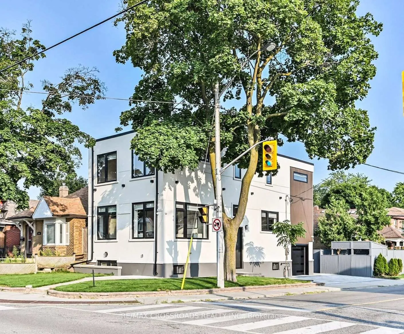 Photo 2 of 157 O'connor Drive, Toronto, East York — HOMEH