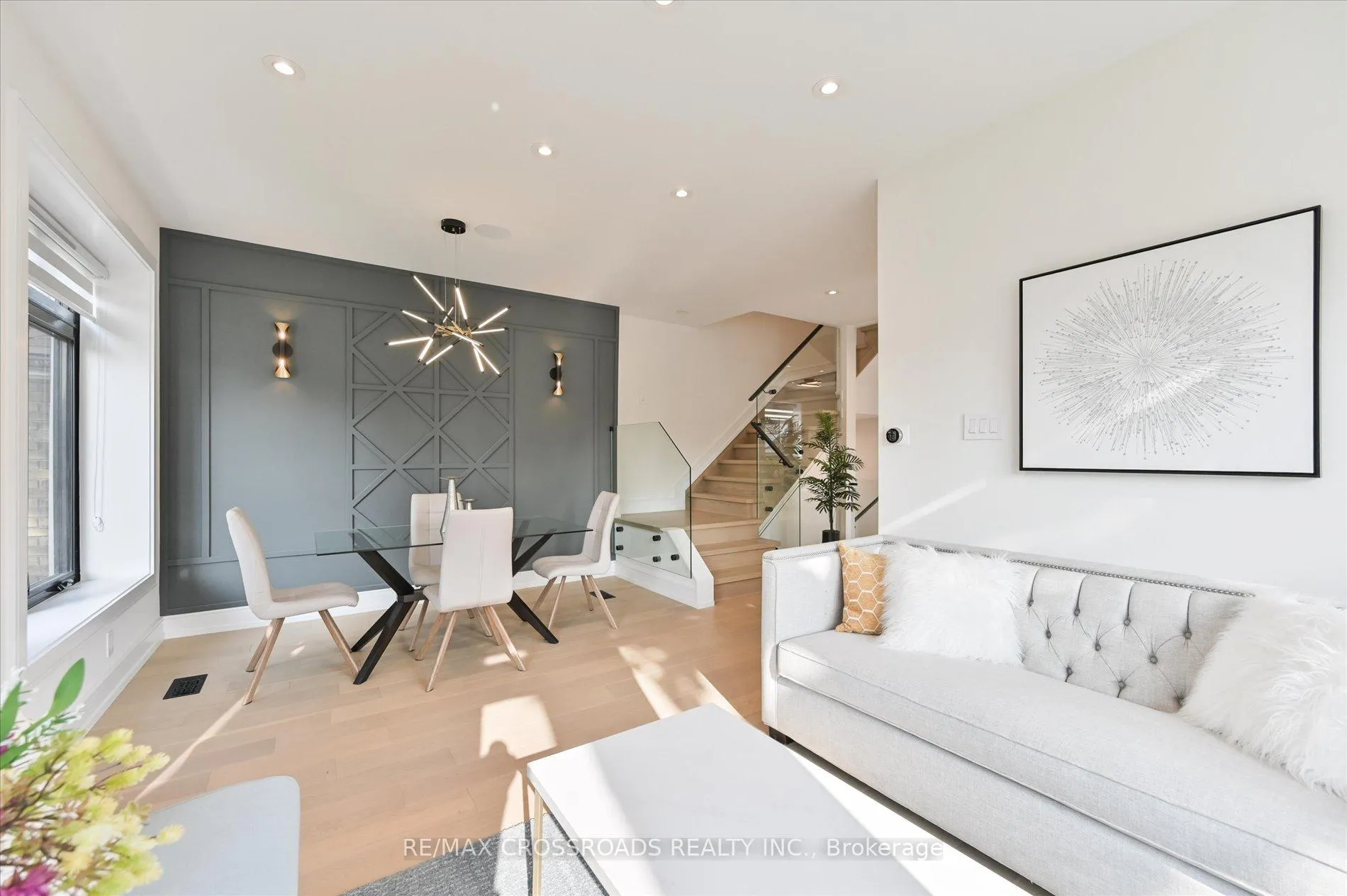 Photo 7 of 157 O'connor Drive, Toronto, East York — HOMEH