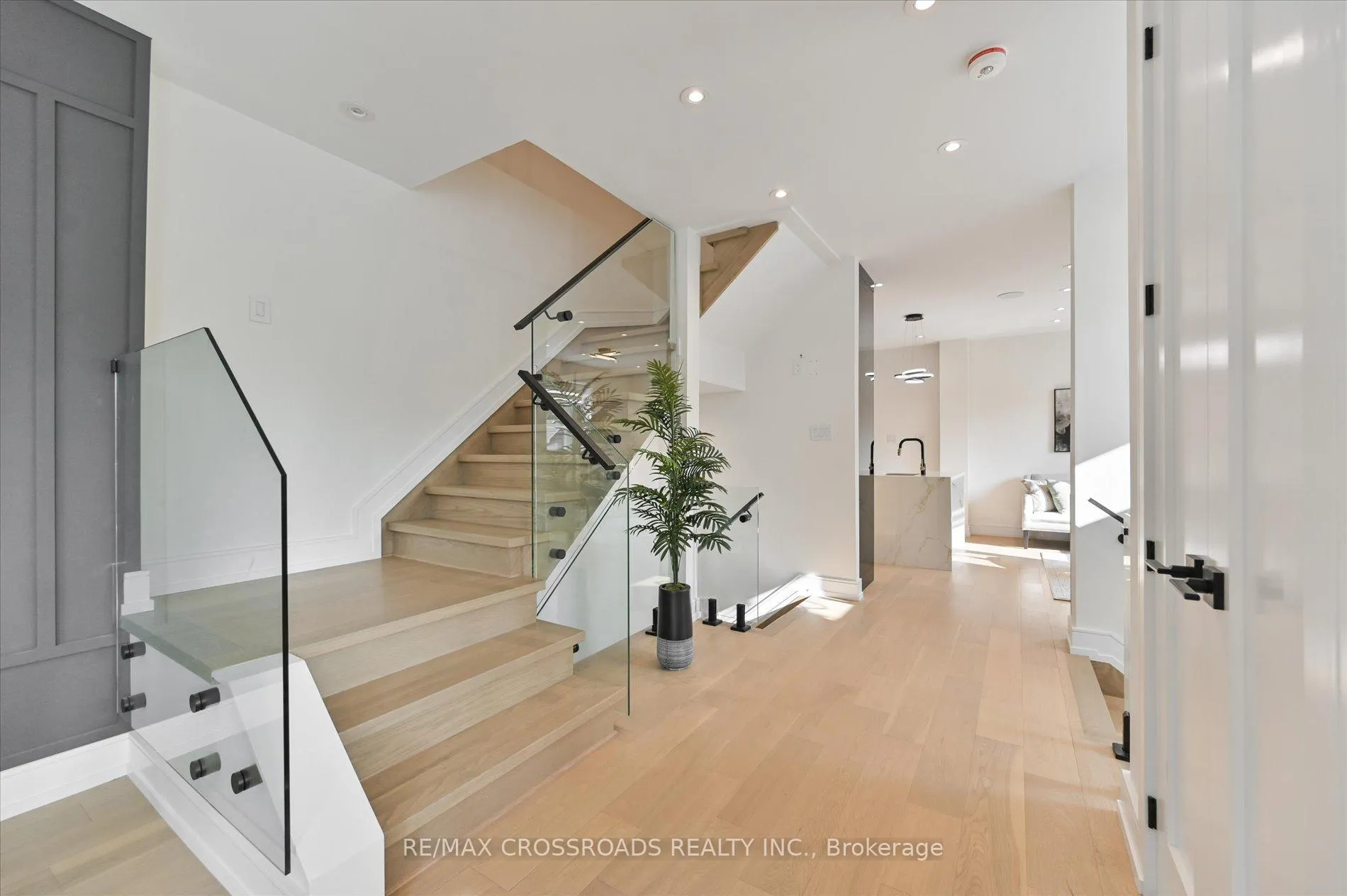 Photo 14 of 157 O'connor Drive, Toronto, East York — HOMEH