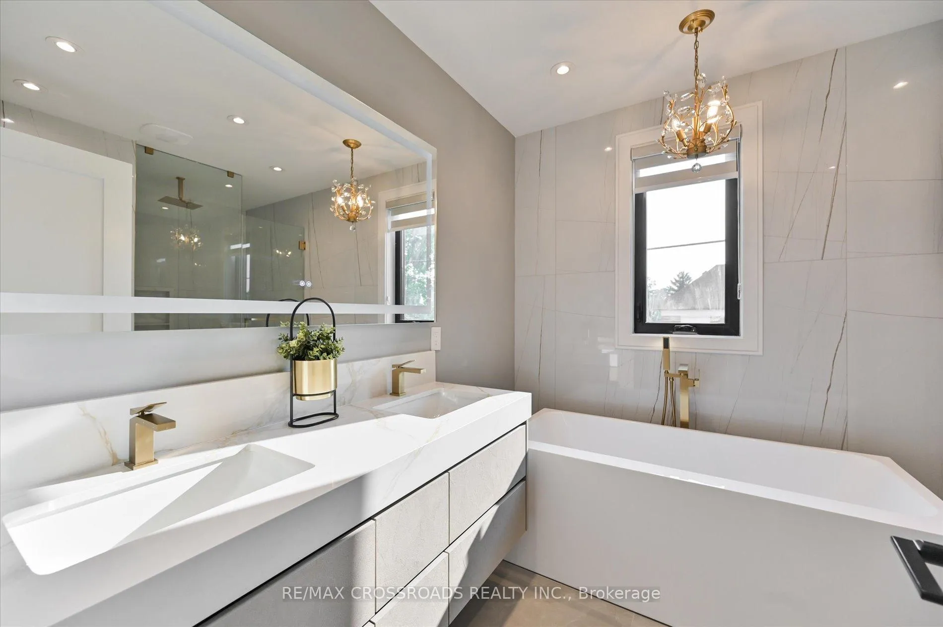 Photo 20 of 157 O'connor Drive, Toronto, East York — HOMEH