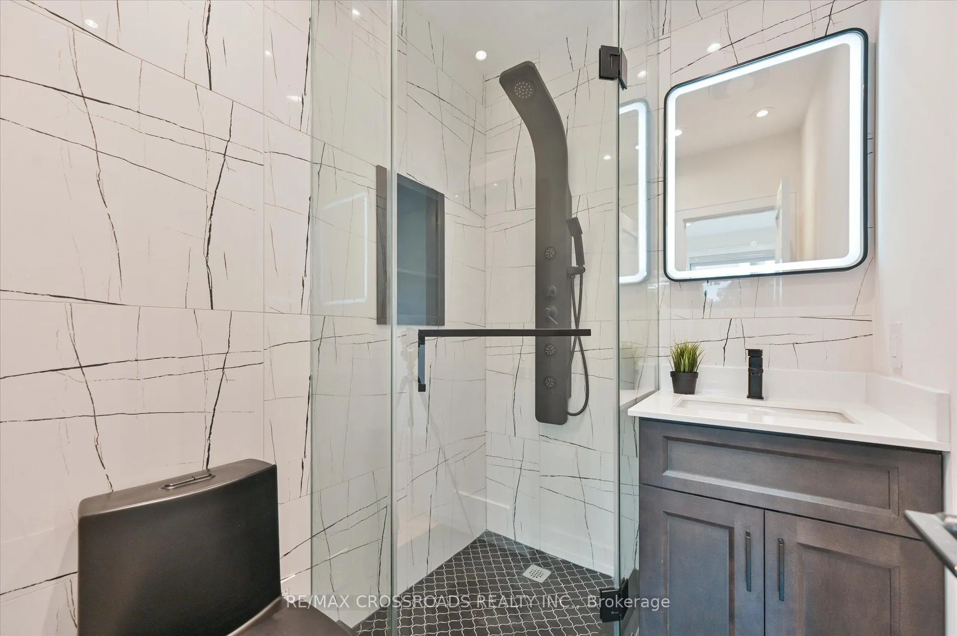 Photo 25 of 157 O'connor Drive, Toronto, East York — HOMEH