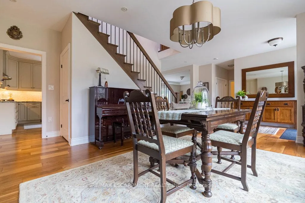 Photo 7 of 204 Woodview Crescent, Hamilton, Ancaster — HOMEH