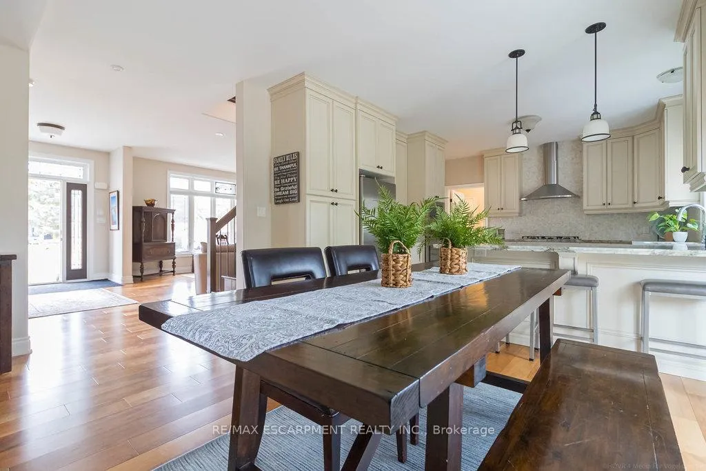 Photo 16 of 204 Woodview Crescent, Hamilton, Ancaster — HOMEH
