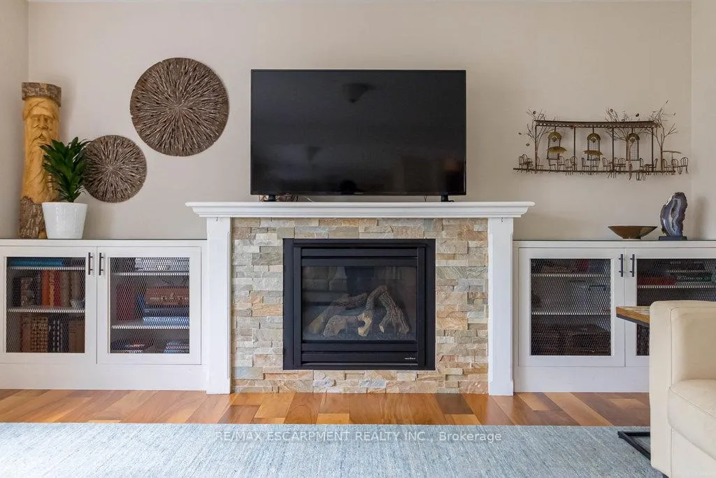 Photo 18 of 204 Woodview Crescent, Hamilton, Ancaster — HOMEH