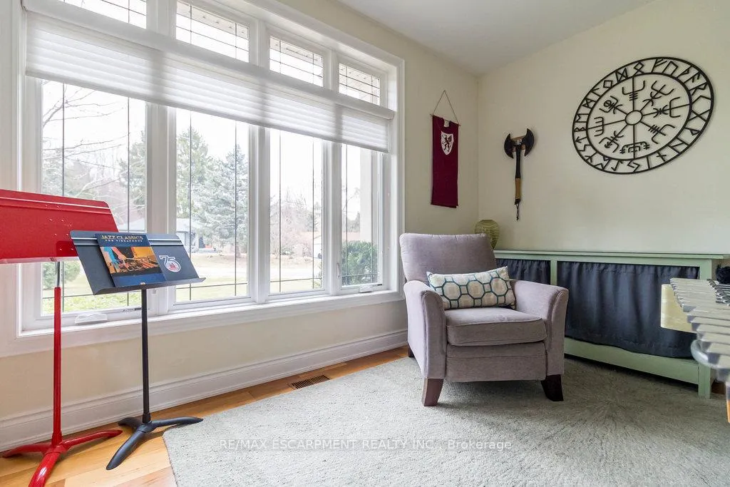 Photo 21 of 204 Woodview Crescent, Hamilton, Ancaster — HOMEH