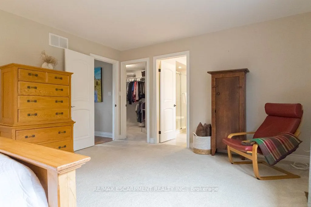 Photo 28 of 204 Woodview Crescent, Hamilton, Ancaster — HOMEH