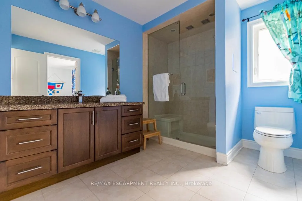 Photo 35 of 204 Woodview Crescent, Hamilton, Ancaster — HOMEH