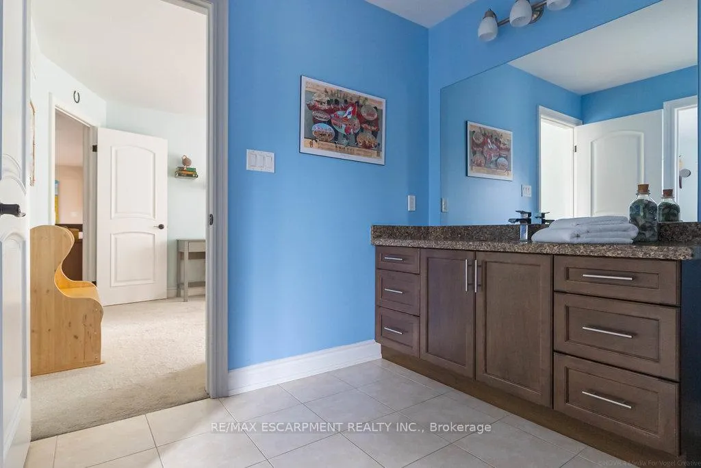Photo 36 of 204 Woodview Crescent, Hamilton, Ancaster — HOMEH