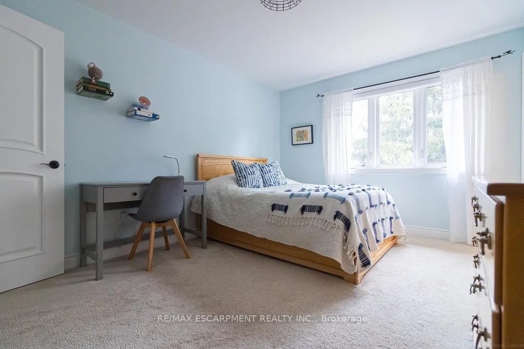 Photo 37 of 204 Woodview Crescent, Hamilton, Ancaster — HOMEH