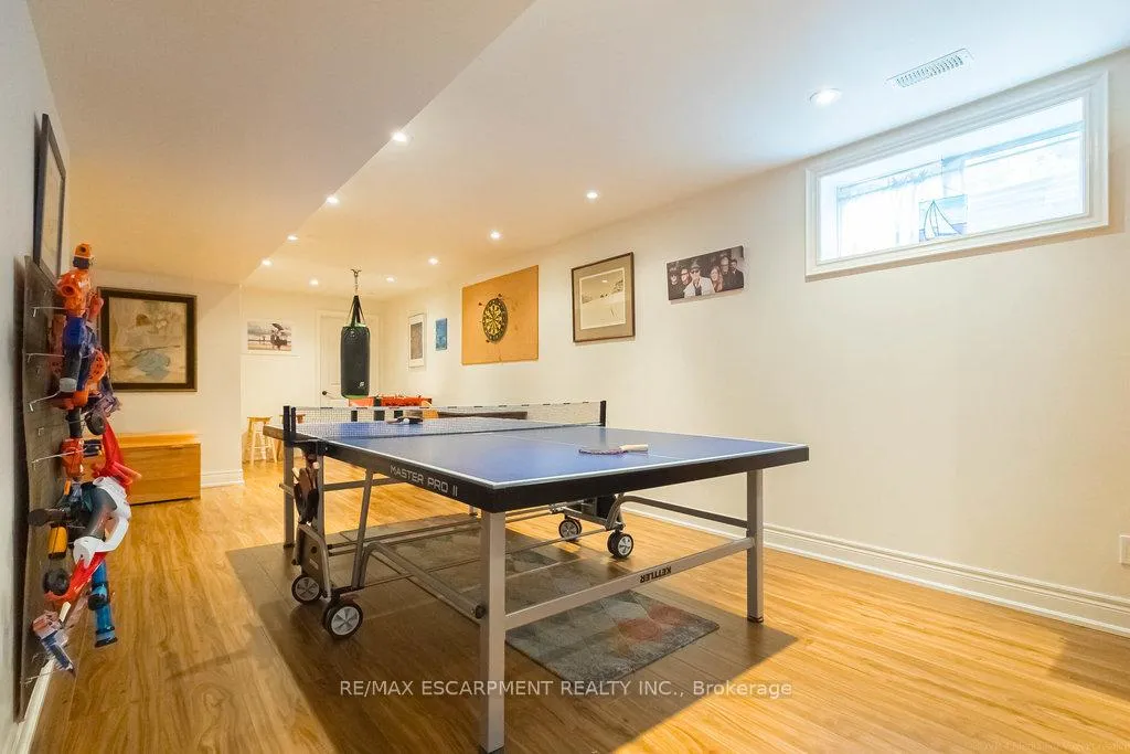 Photo 44 of 204 Woodview Crescent, Hamilton, Ancaster — HOMEH