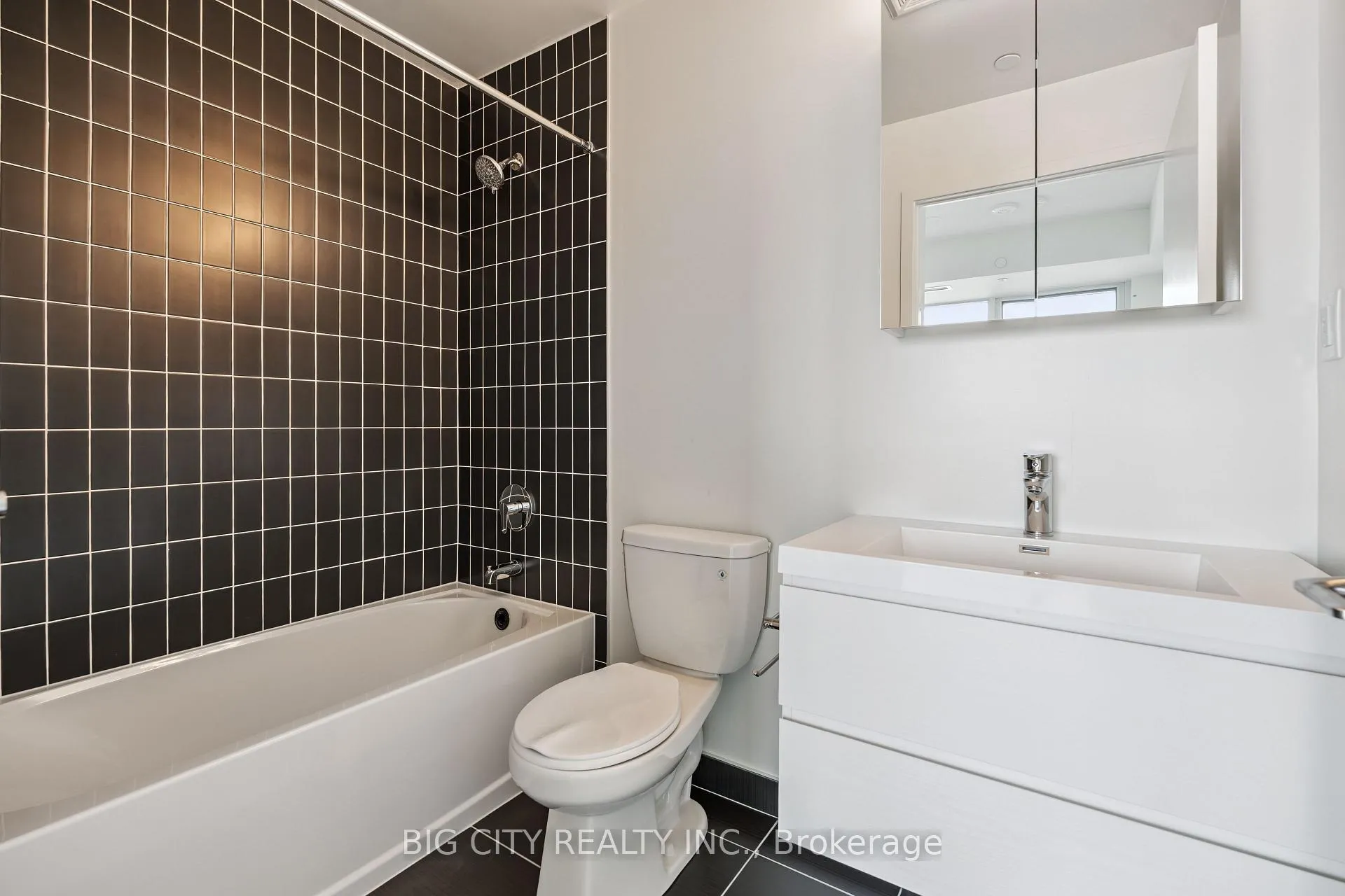 Photo 10 of Unit 2413, 56 Andre De Grasse Street, Markham, Unionville — HOMEH