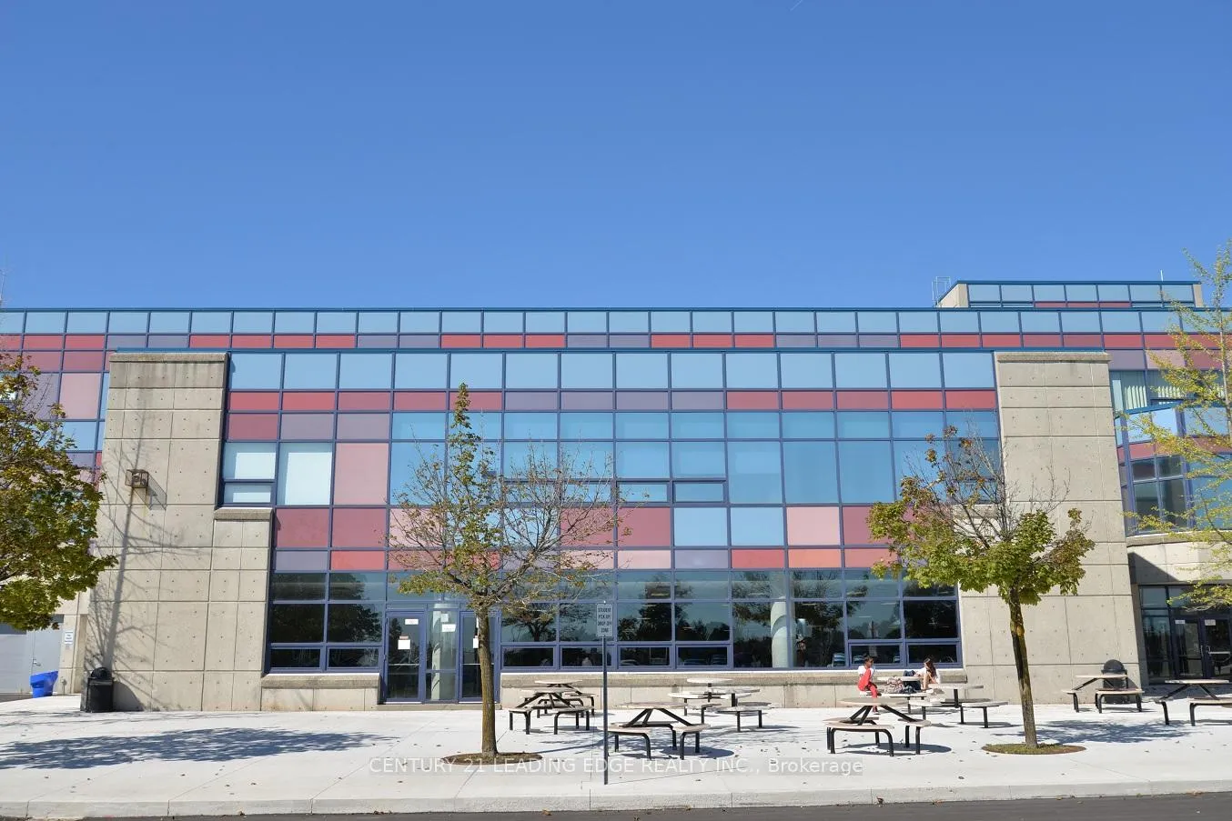 Photo 4 of Unit 3A, 14 St. Moritz Way, Markham, Unionville — HOMEH
