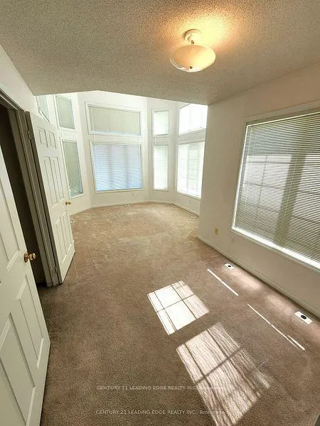 Photo 6 of Unit 3A, 14 St. Moritz Way, Markham, Unionville — HOMEH