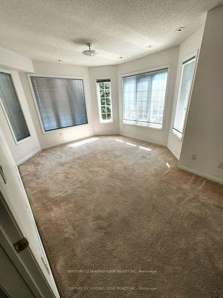 Photo 8 of Unit 3A, 14 St. Moritz Way, Markham, Unionville — HOMEH