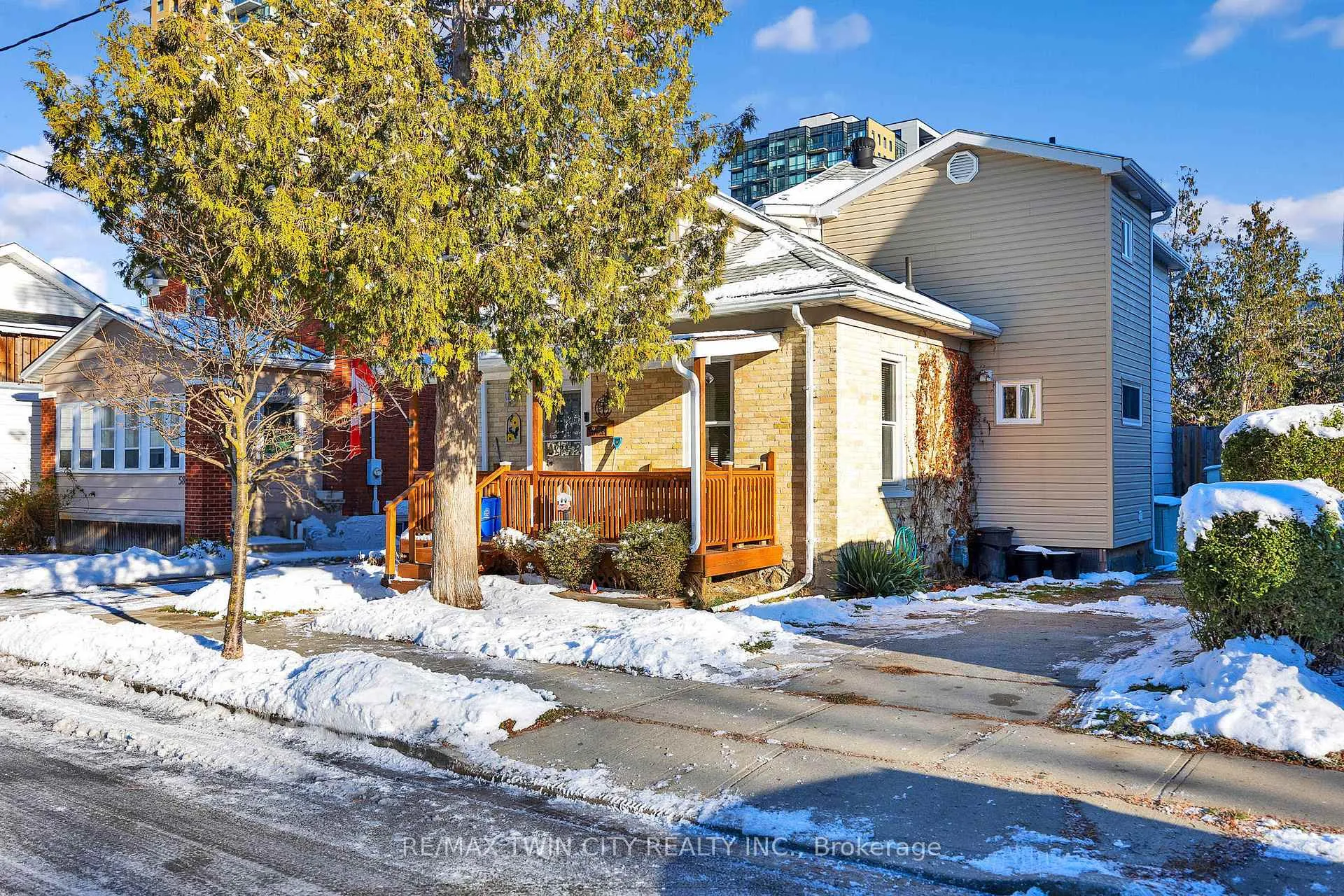 Photo 2 of 54 Theresa Street, Kitchener — HOMEH