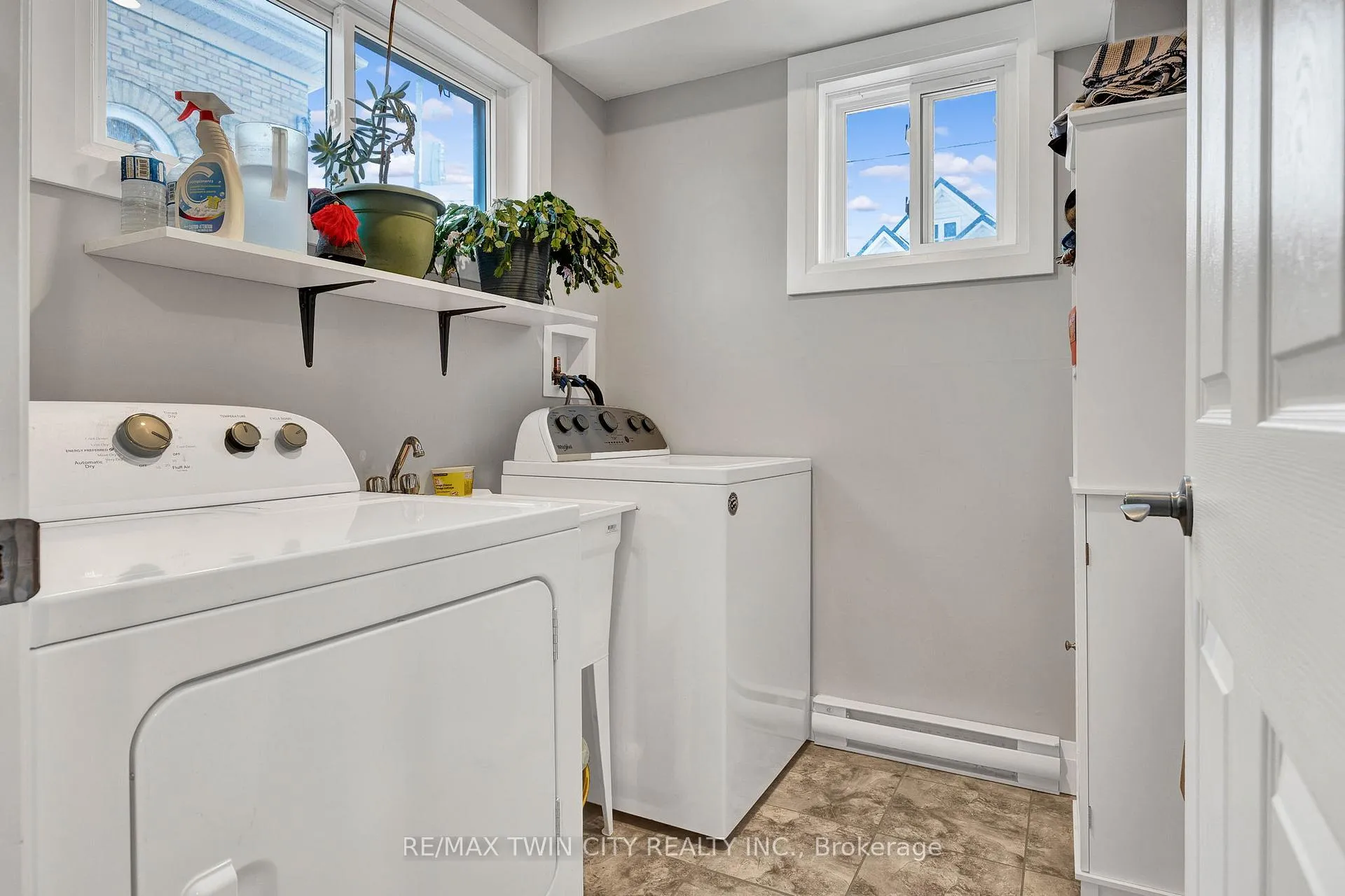 Photo 14 of 54 Theresa Street, Kitchener — HOMEH